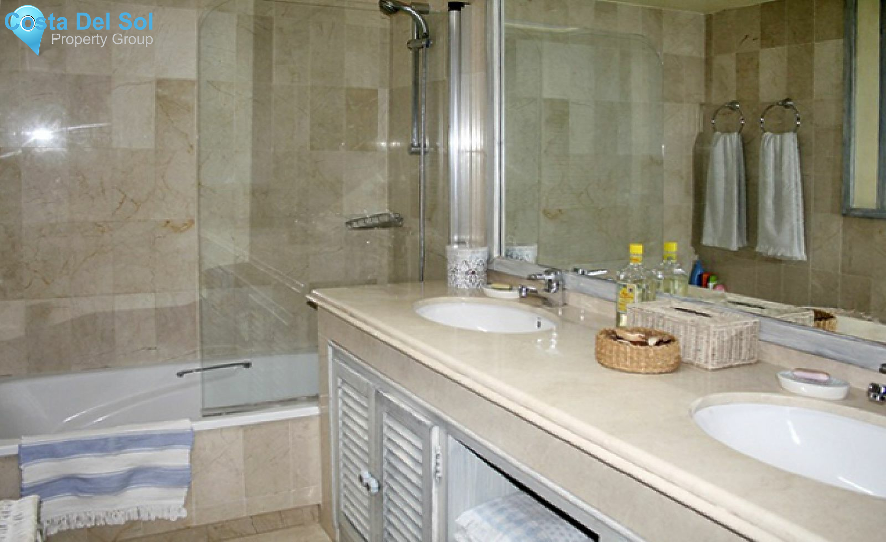 Middle Floor Apartment in Marbella-1421822