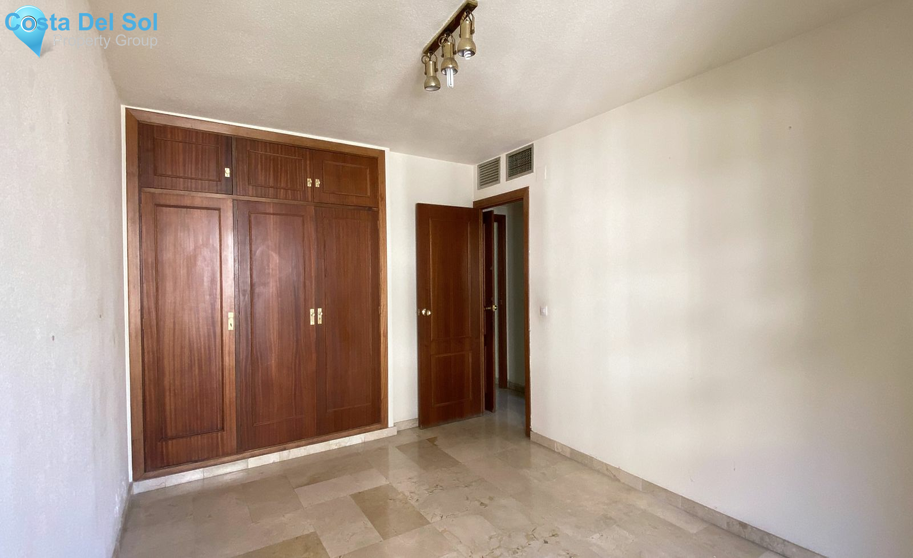Middle Floor Apartment in Marbella-1447834