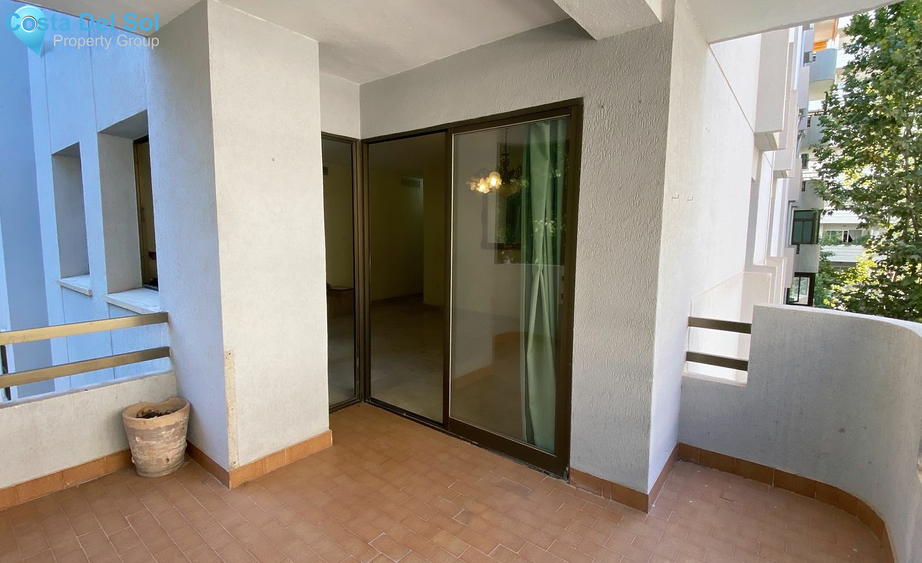 Middle Floor Apartment in Marbella-1447822