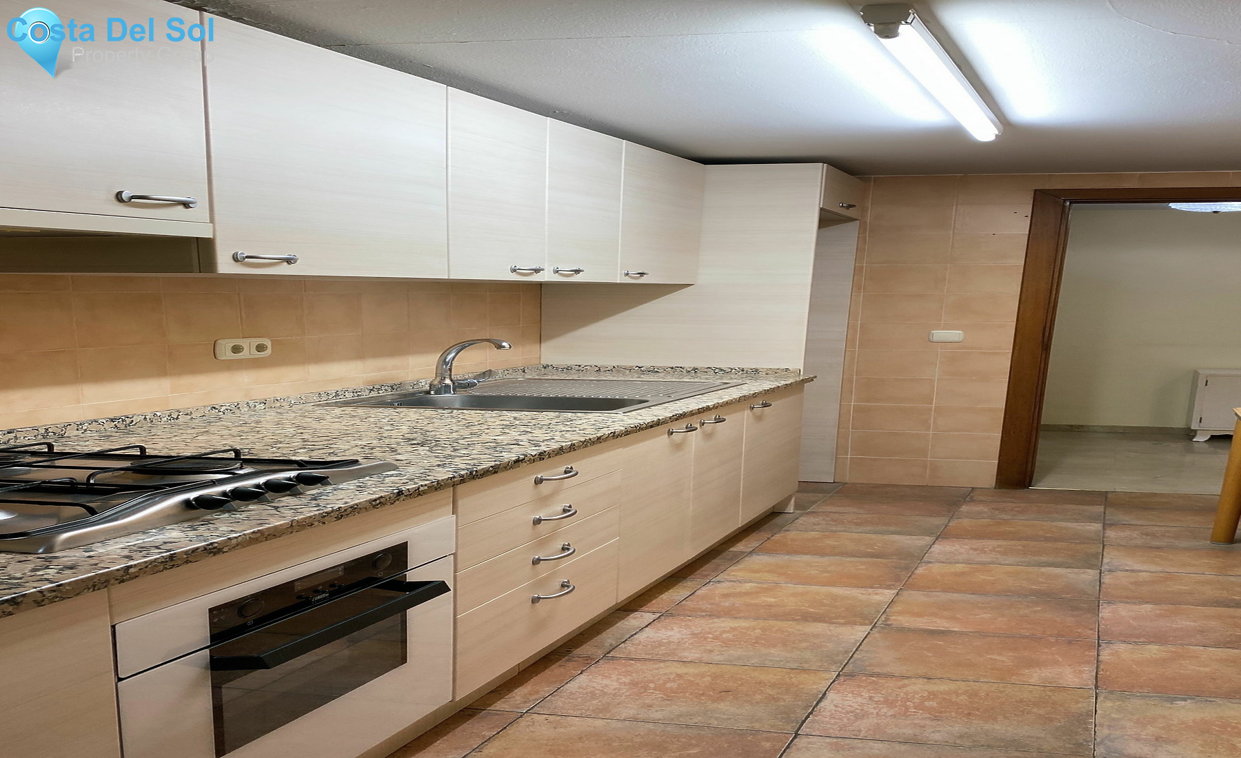 Middle Floor Apartment in Marbella-1447826