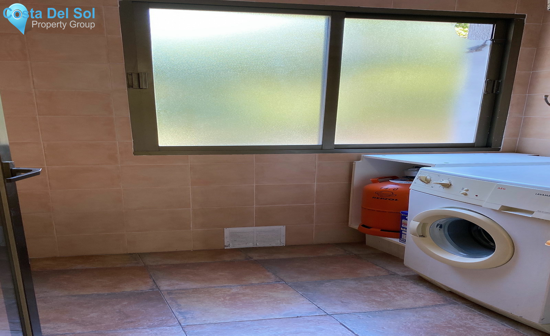 Middle Floor Apartment in Marbella-1447827