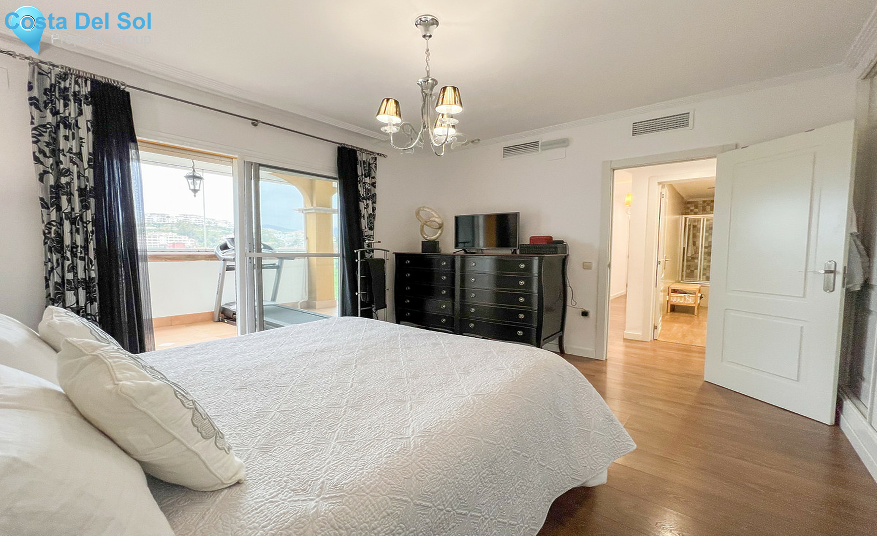 Middle Floor Apartment in Mijas Costa-1289757
