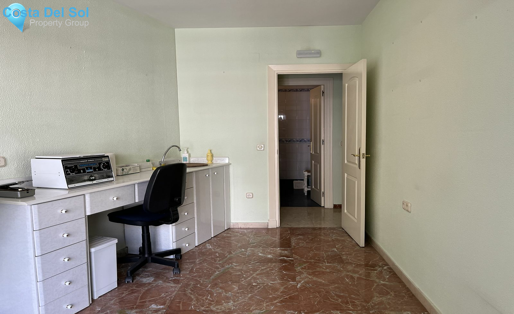 Middle Floor Apartment in Málaga Centro-1212558