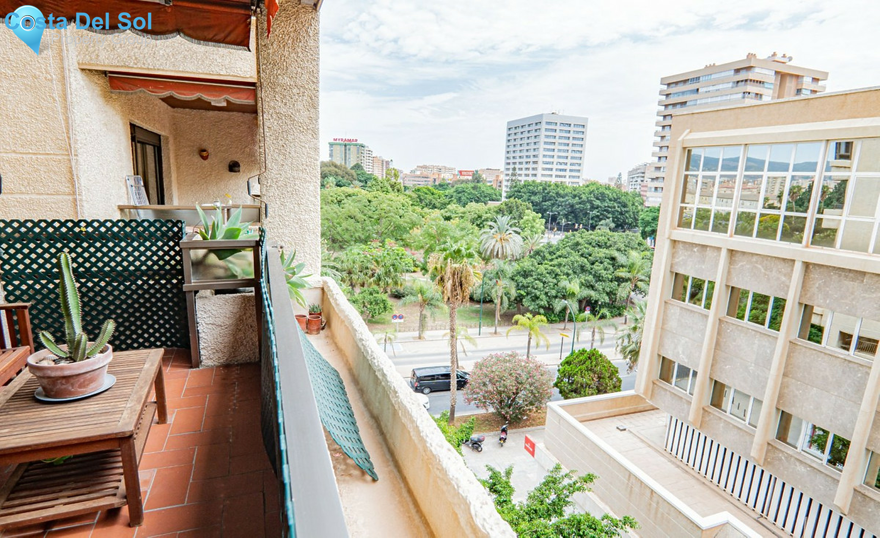 Middle Floor Apartment in Málaga-1453702