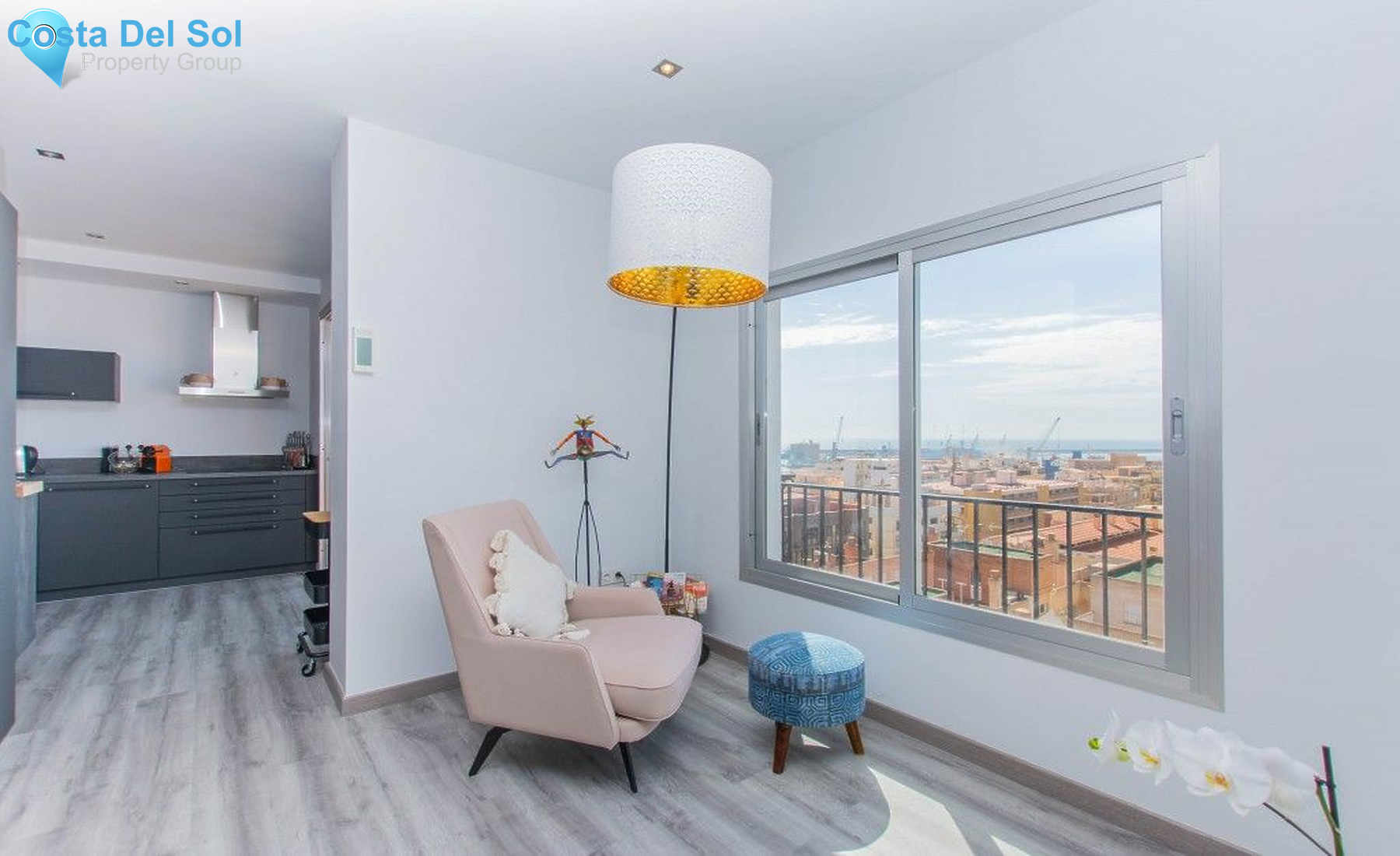 Middle Floor Apartment in Málaga-1128303