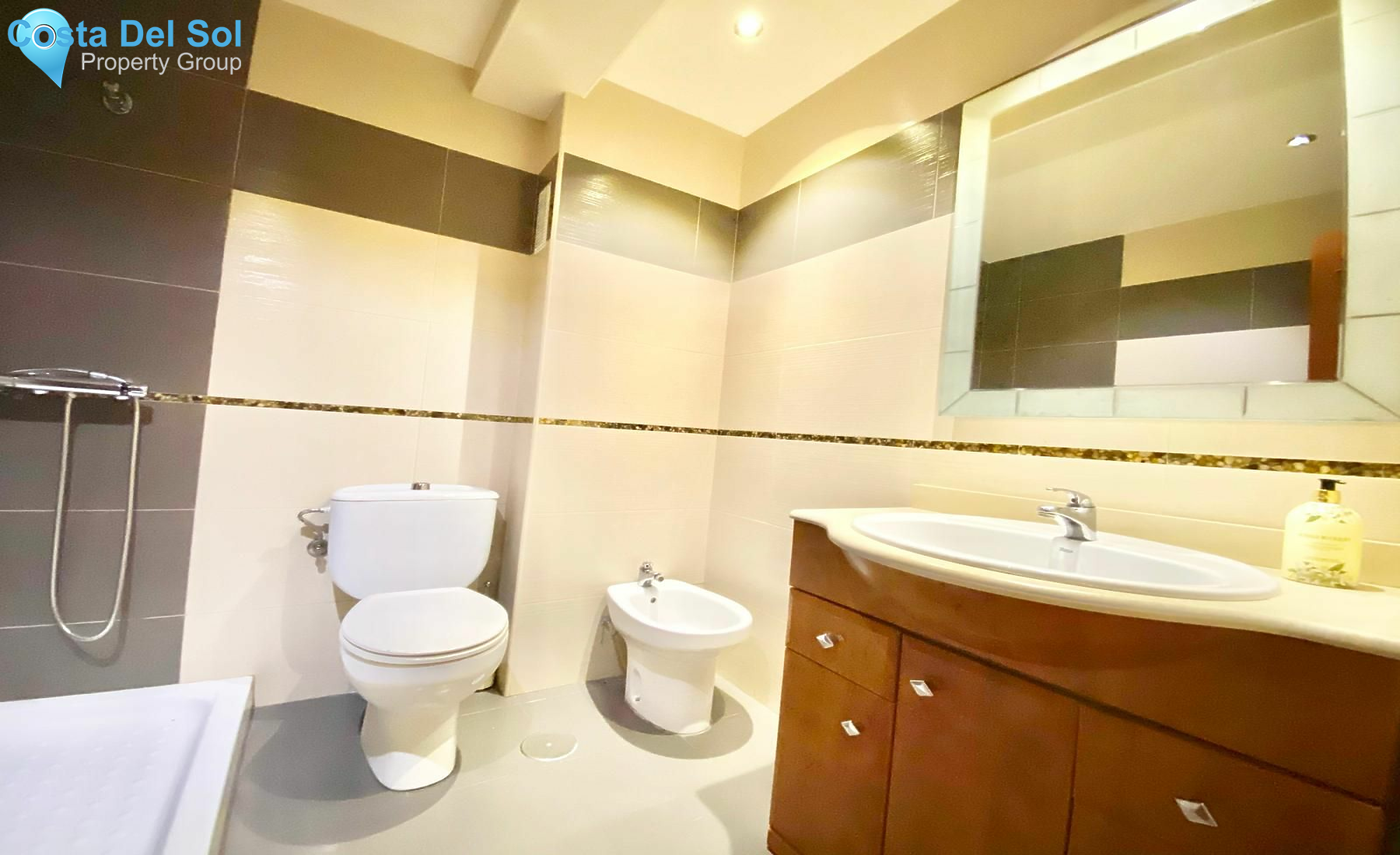 Middle Floor Apartment in Málaga-1468993