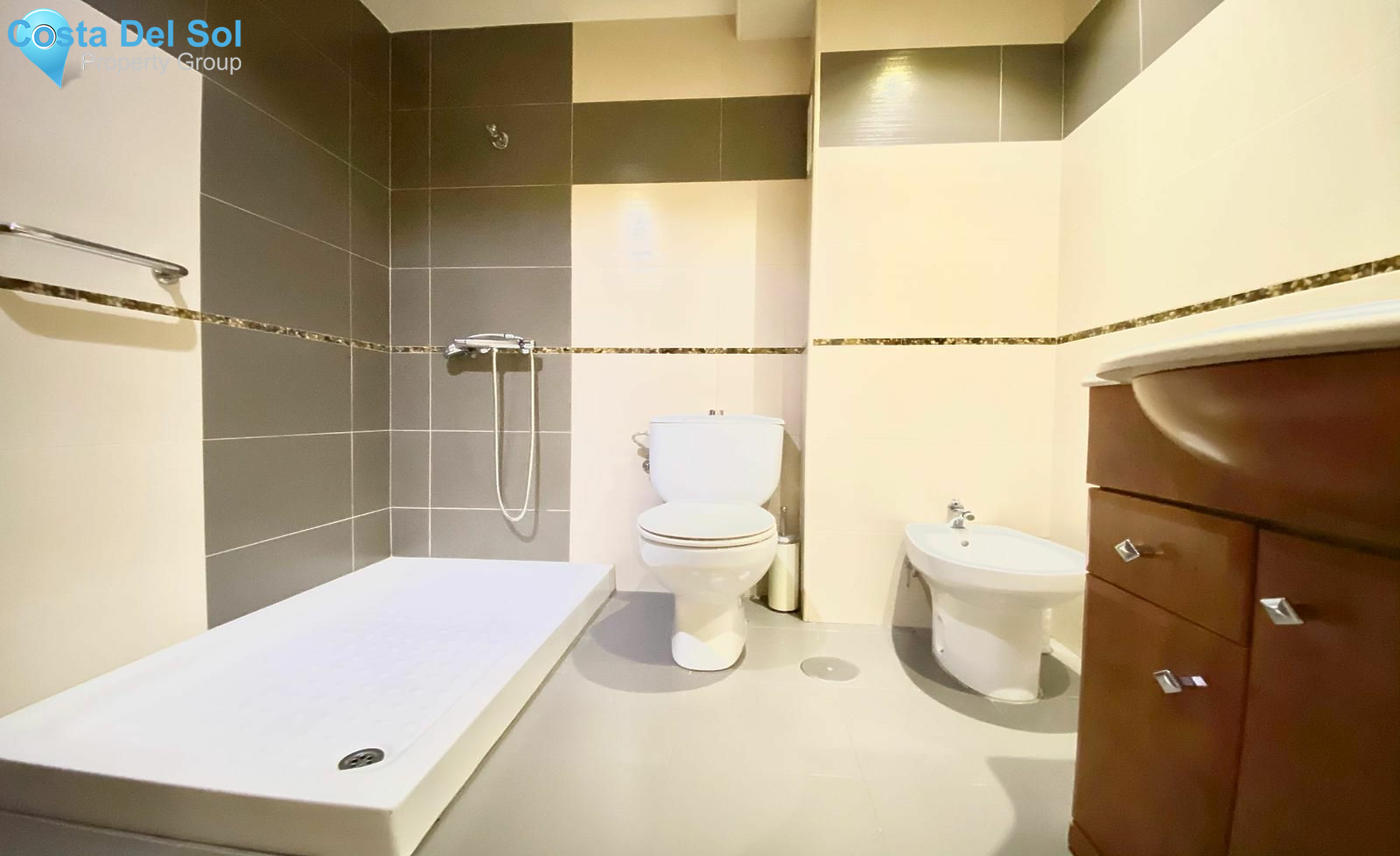 Middle Floor Apartment in Málaga-1468994