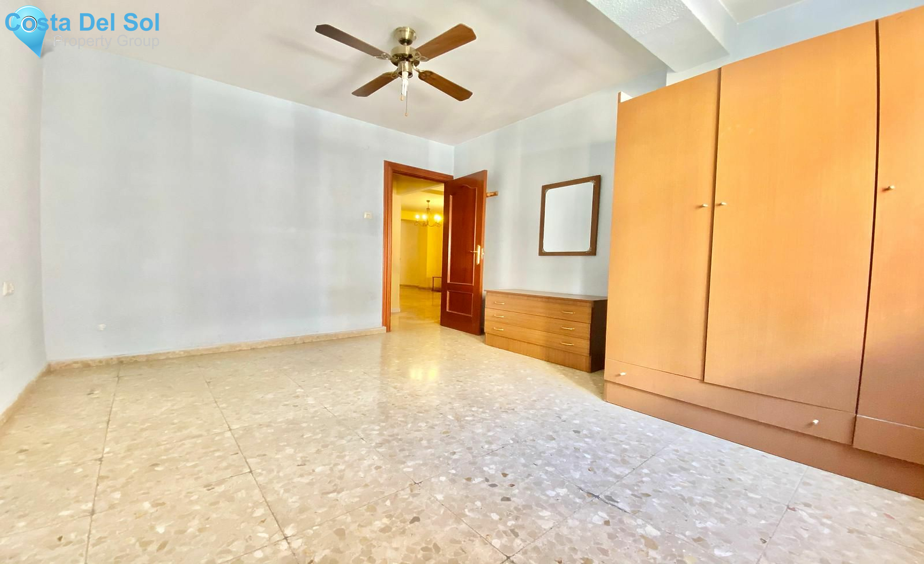 Middle Floor Apartment in Málaga-1468997