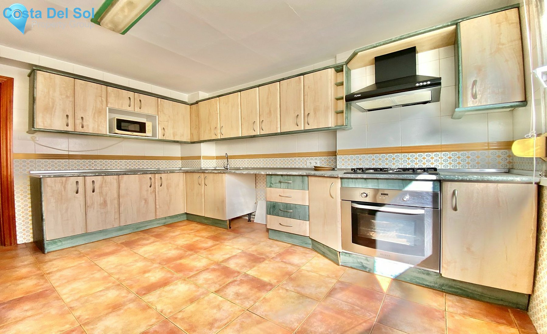 Middle Floor Apartment in Málaga-1468985