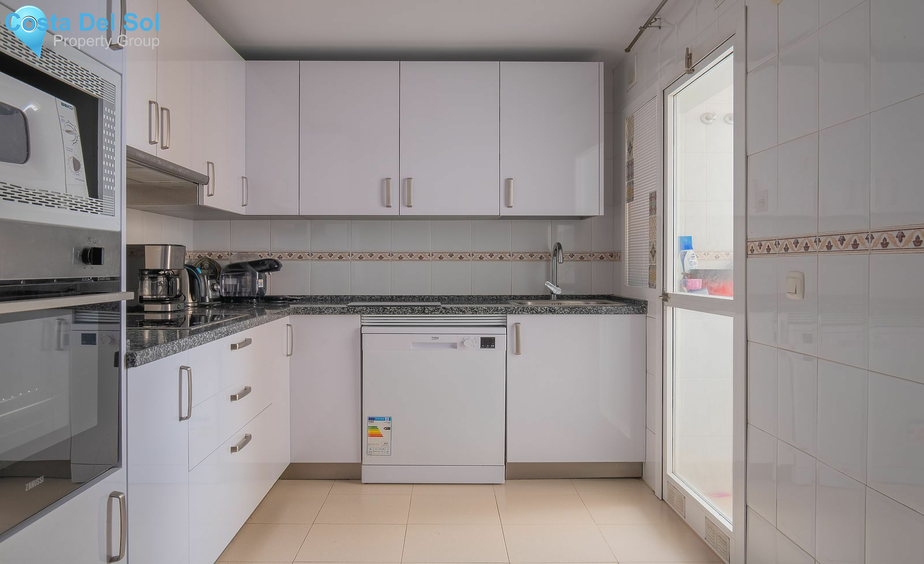 Middle Floor Apartment in Málaga-1471036