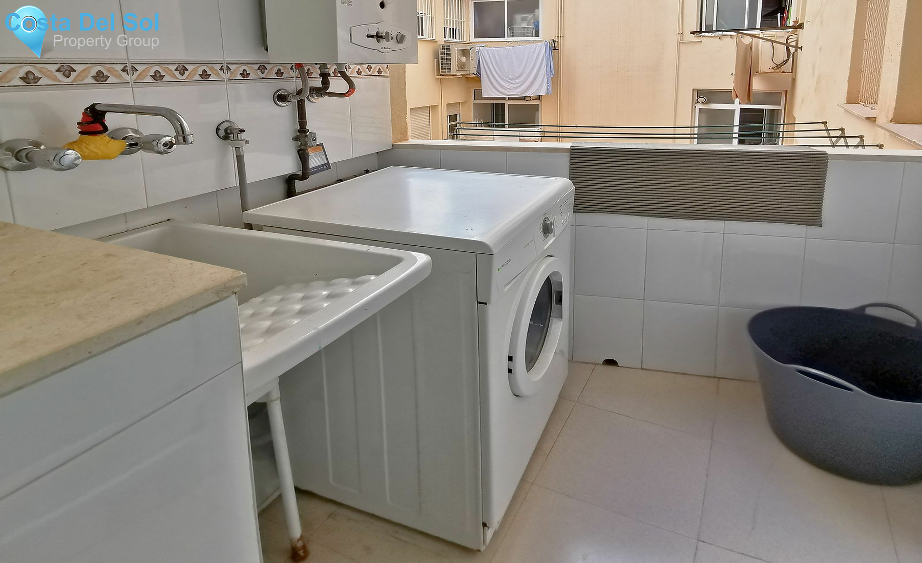 Middle Floor Apartment in Málaga-1471038