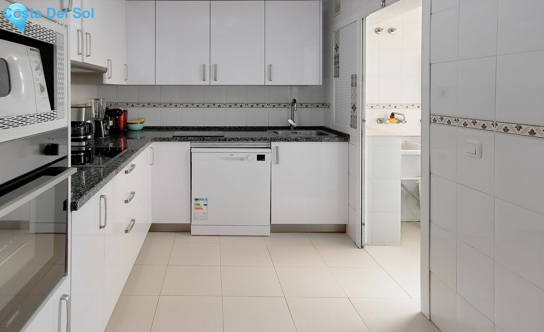 Middle Floor Apartment in Málaga-1471029