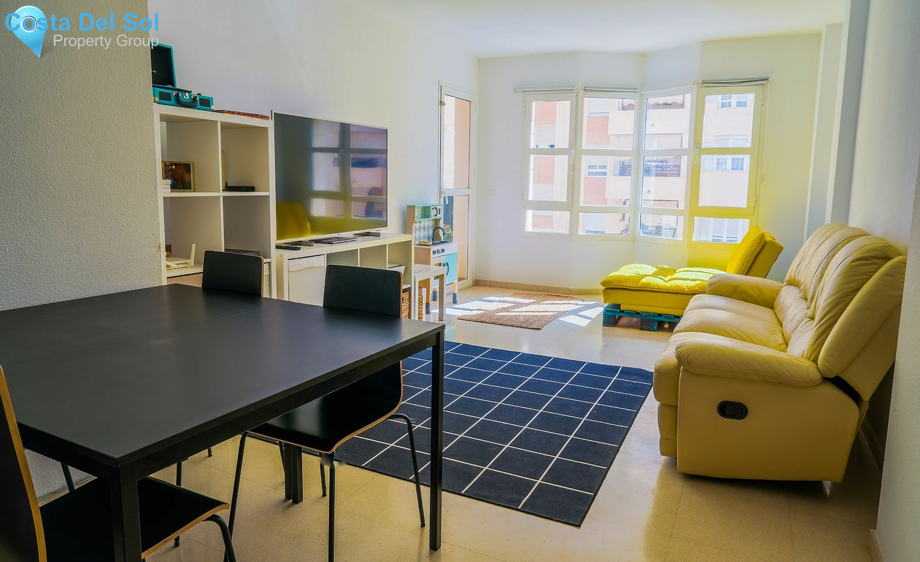 Middle Floor Apartment in Málaga-1471031