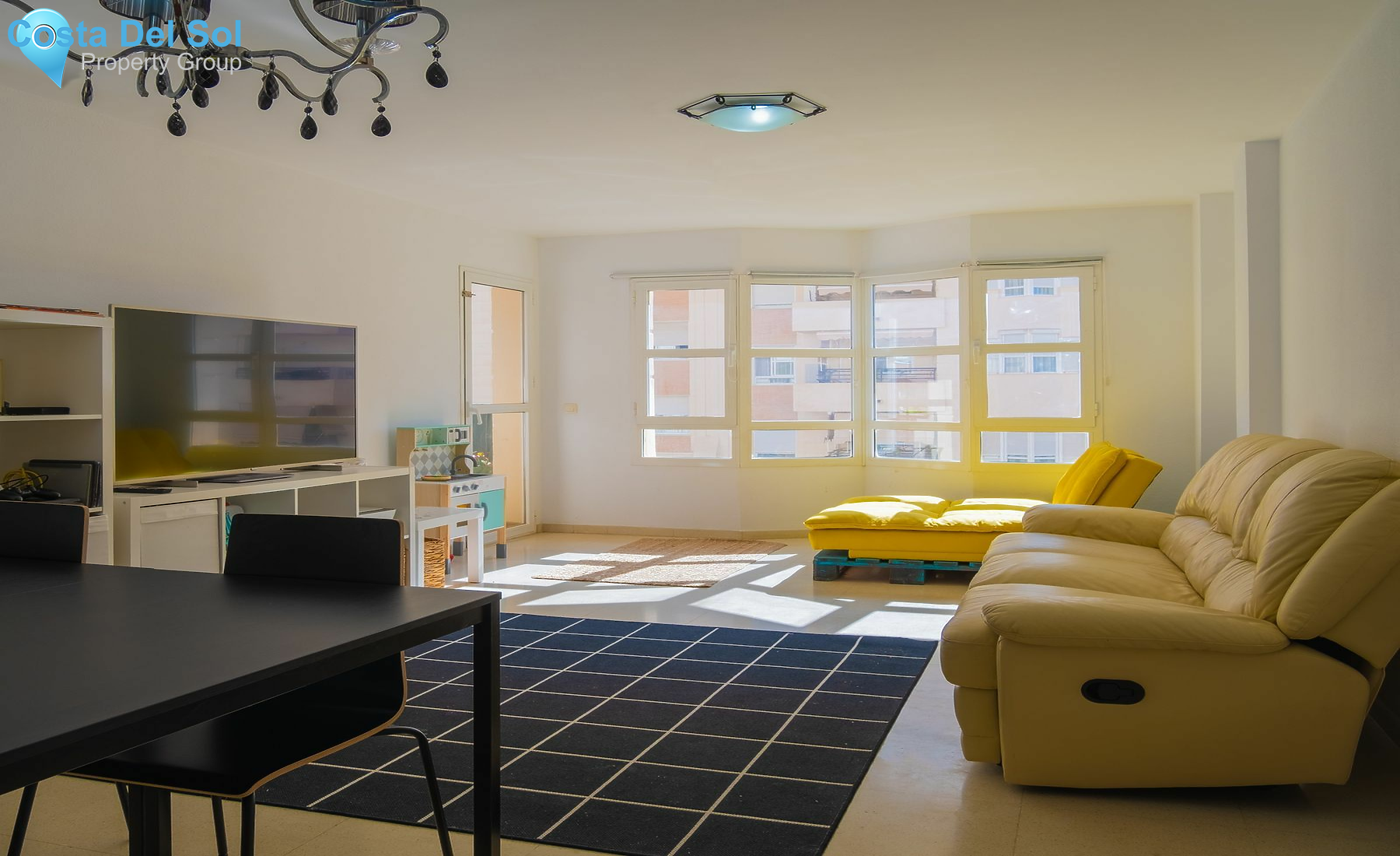 Middle Floor Apartment in Málaga-1471032