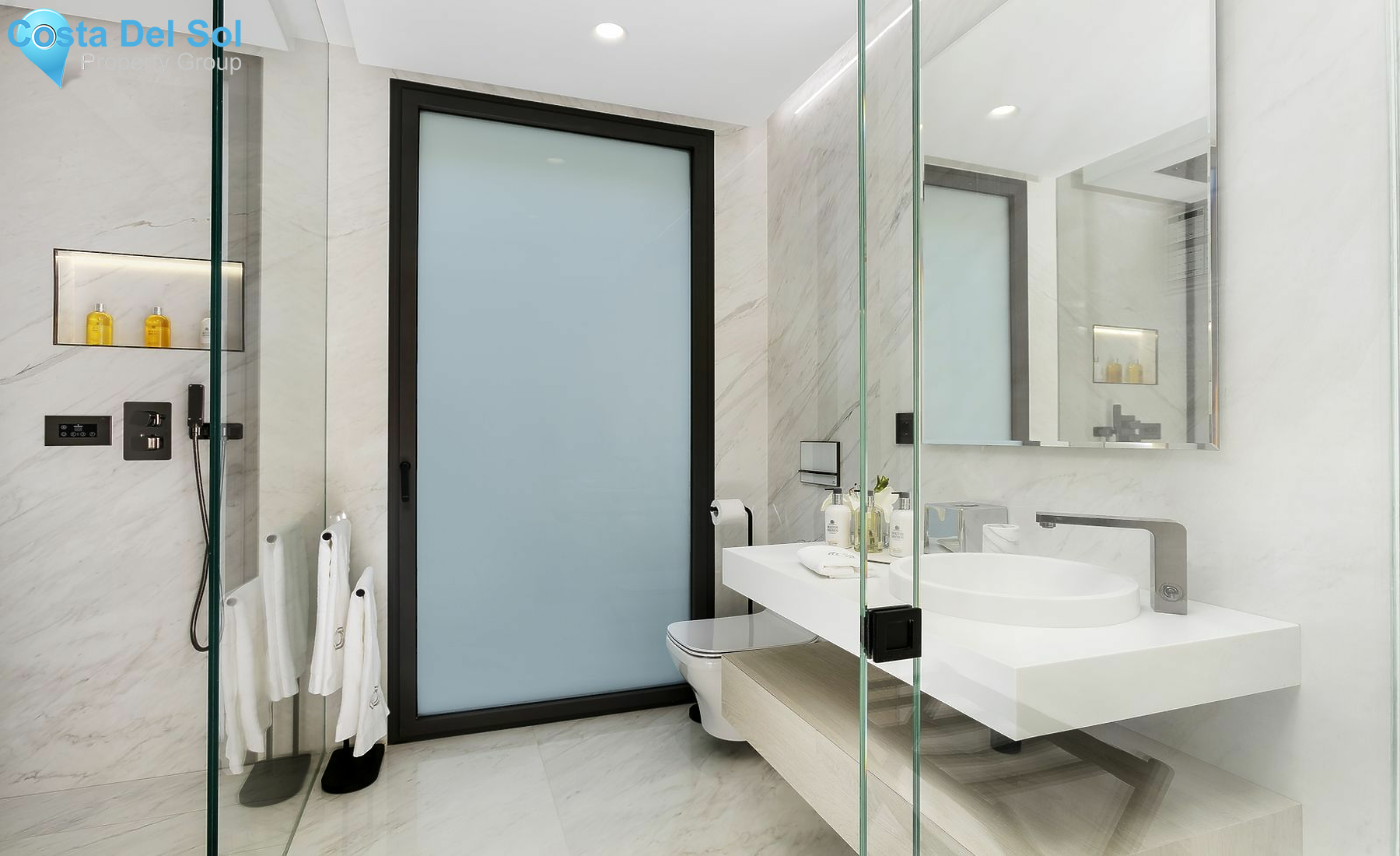 Middle Floor Apartment in New Golden Mile-1138431