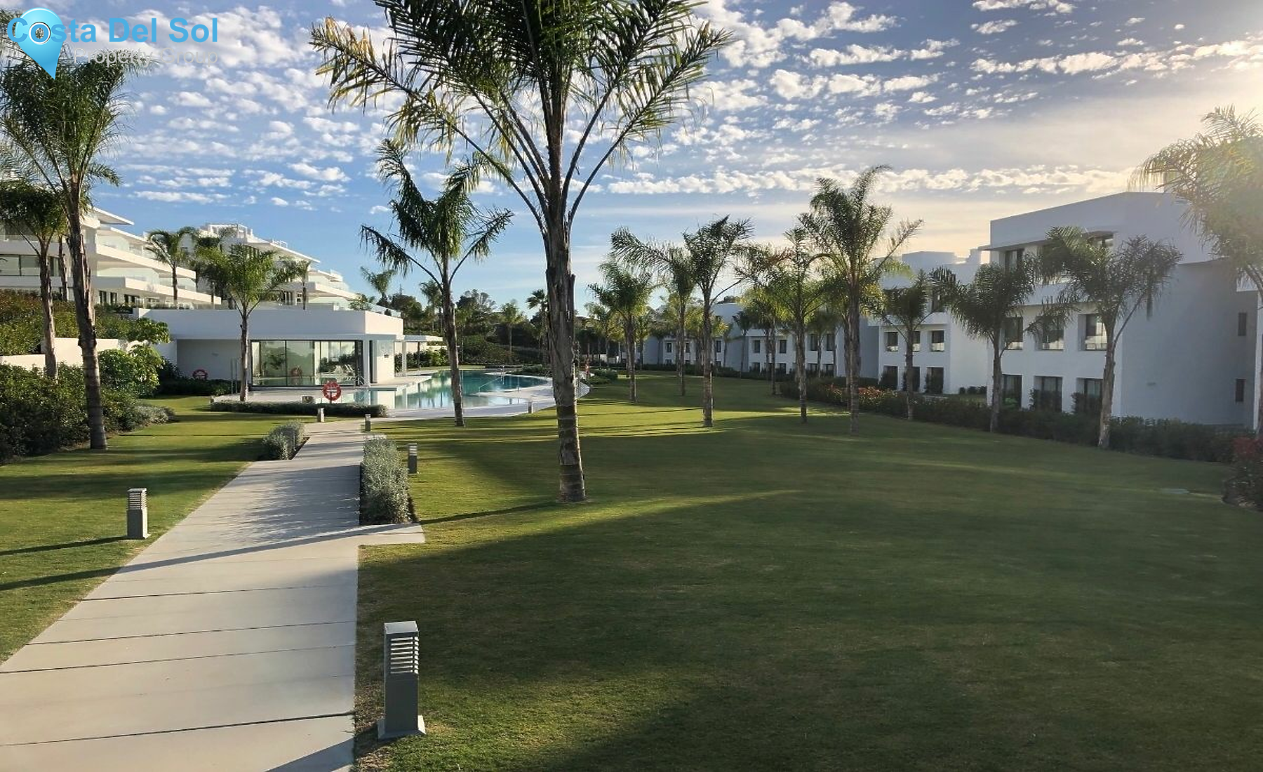 Middle Floor Apartment in Estepona