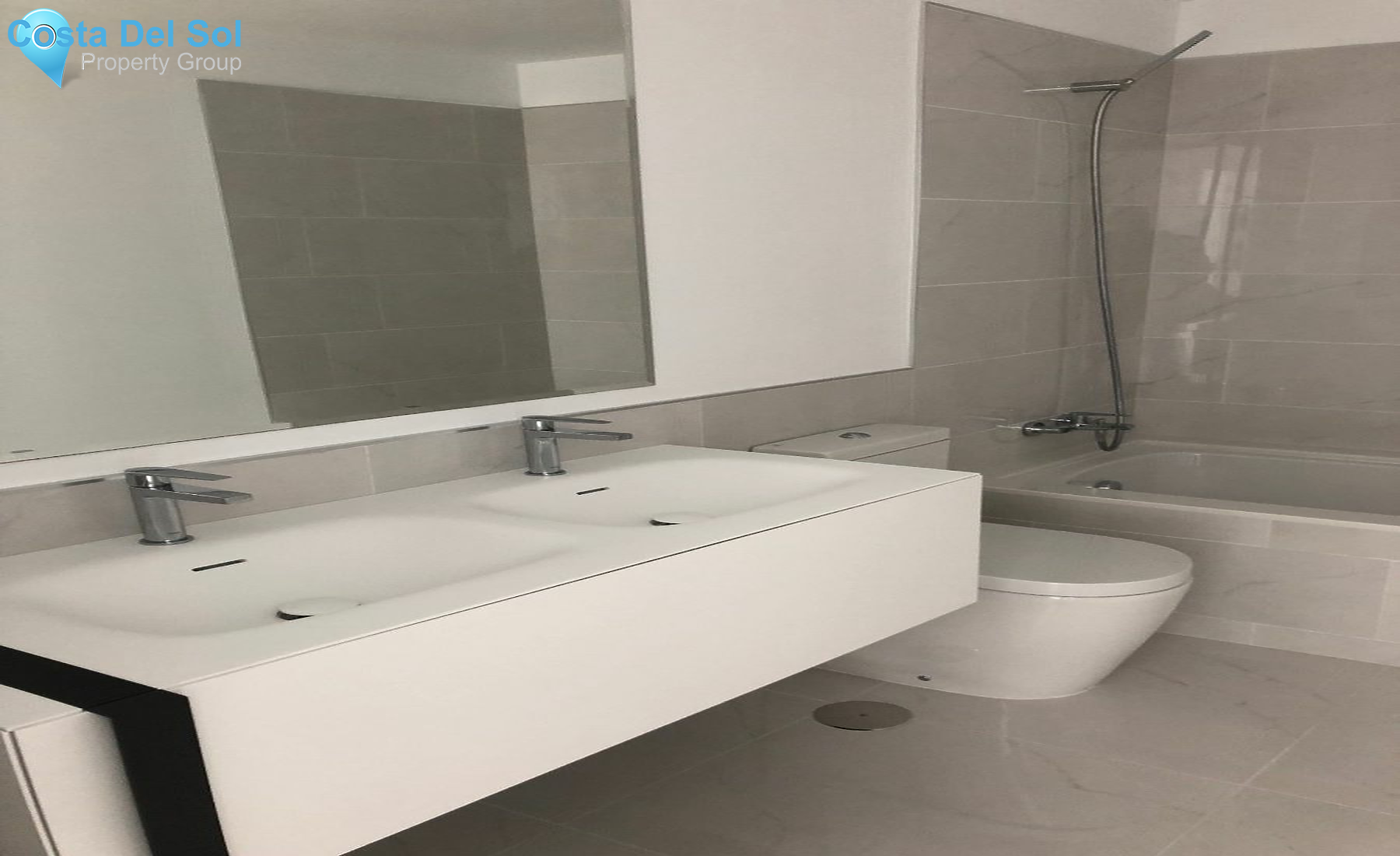 Middle Floor Apartment in Estepona-1185222