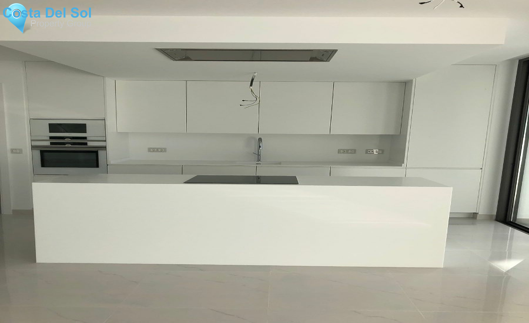 Middle Floor Apartment in Estepona-1185224