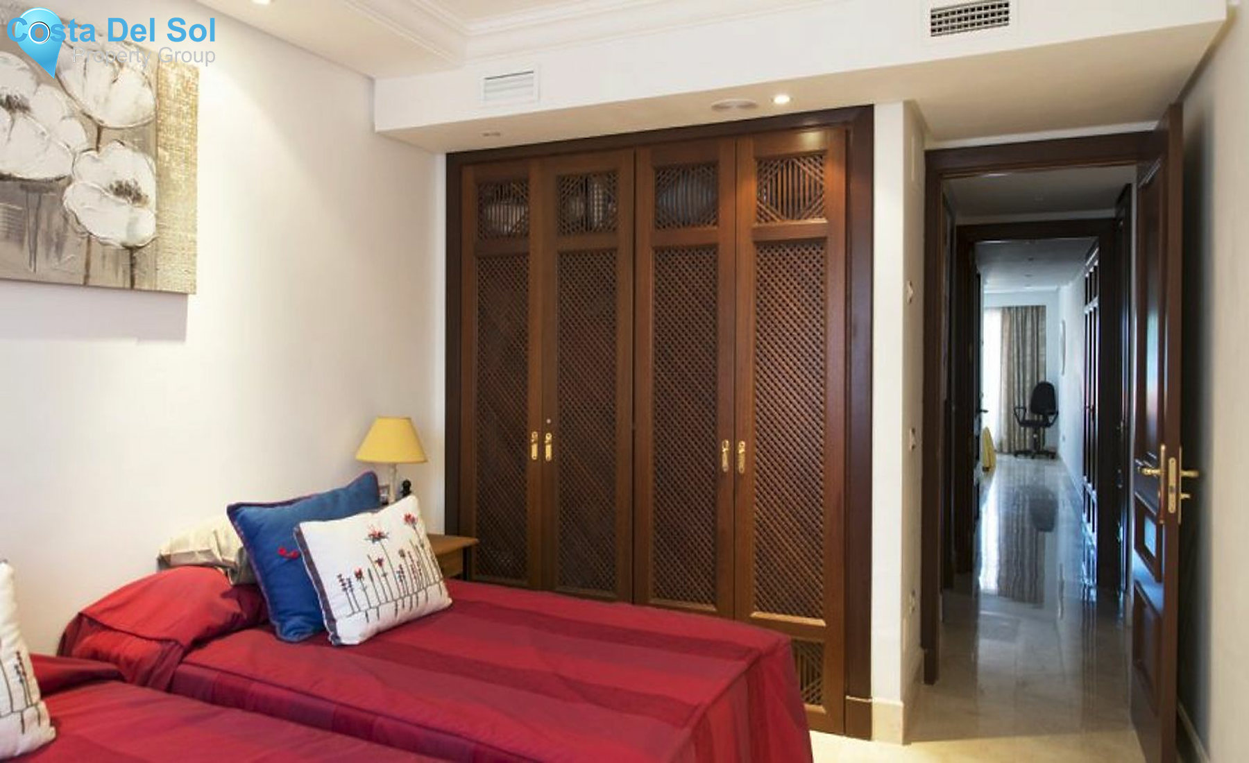 Middle Floor Apartment in New Golden Mile-1498262