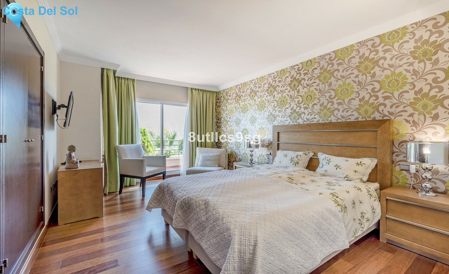 Middle Floor Apartment in Nueva Andalucía-1240339