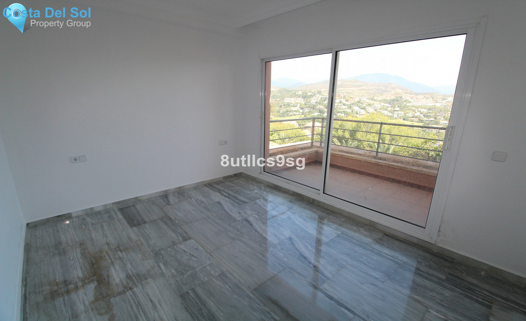 Middle Floor Apartment in Nueva Andalucía-1262536