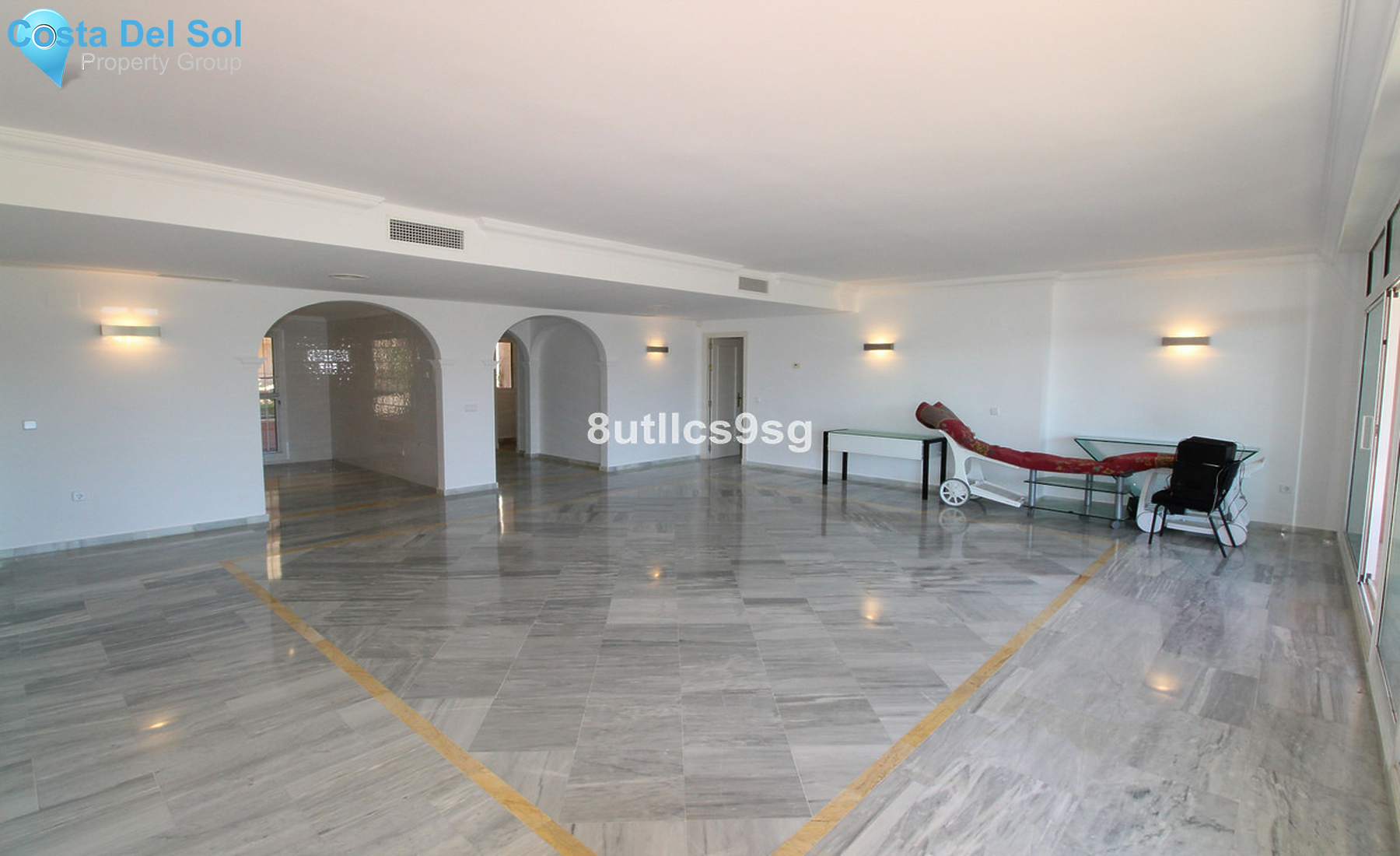 Middle Floor Apartment in Nueva Andalucía-1262523