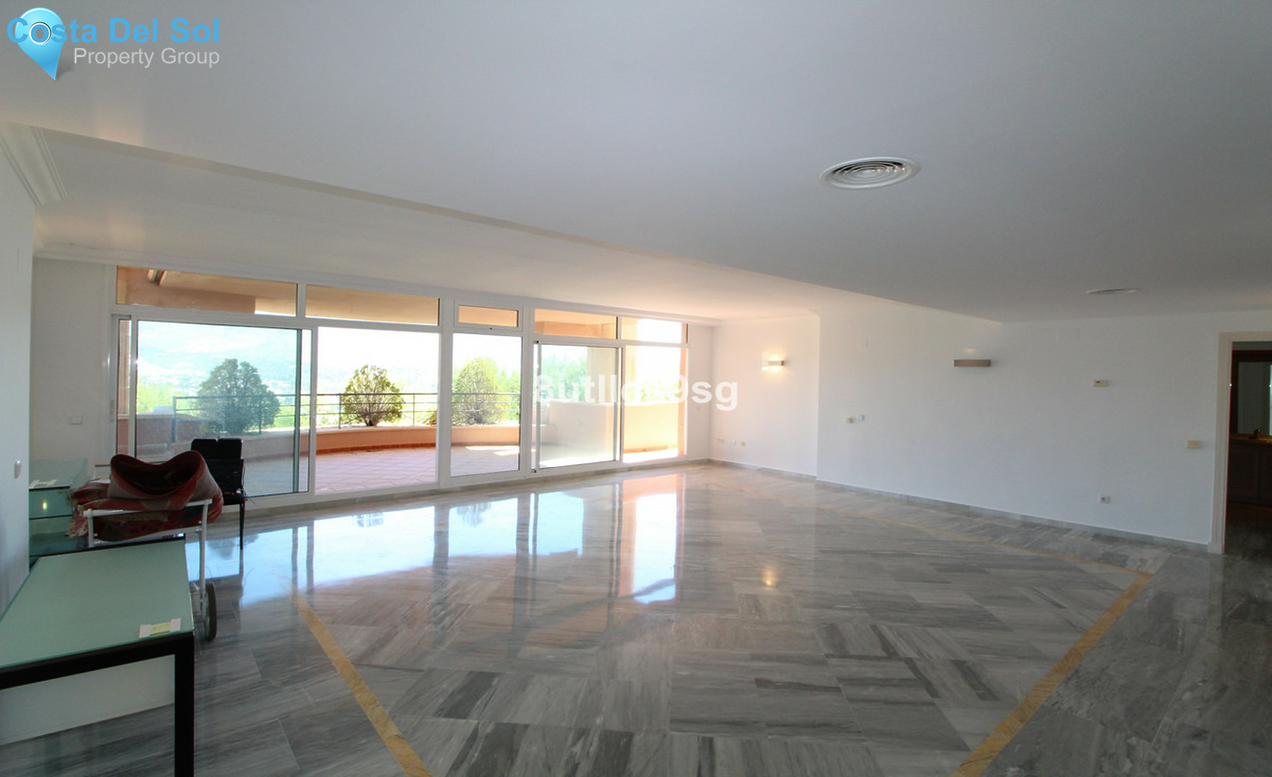 Middle Floor Apartment in Nueva Andalucía-1262526