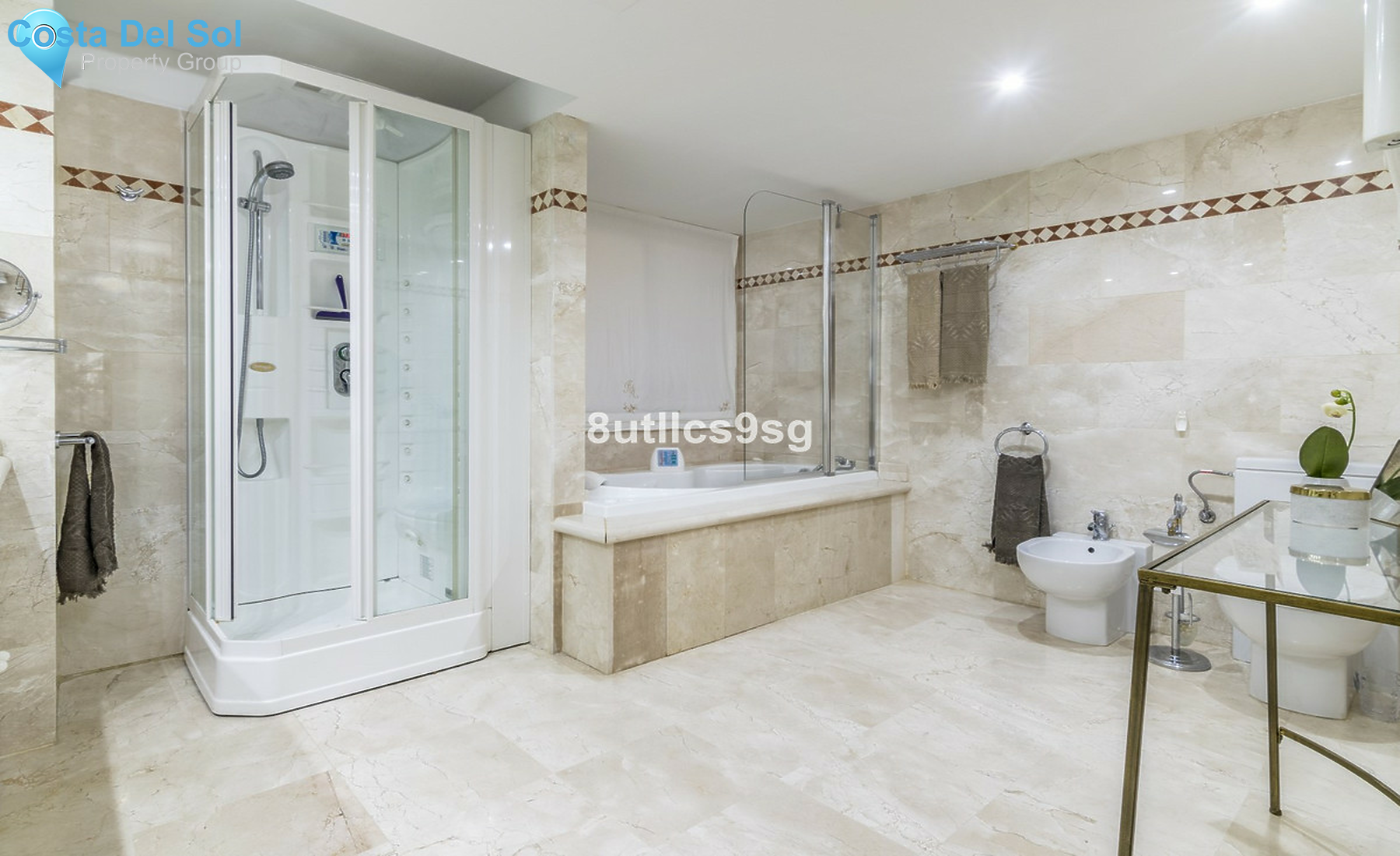 Middle Floor Apartment in Nueva Andalucía-1506600