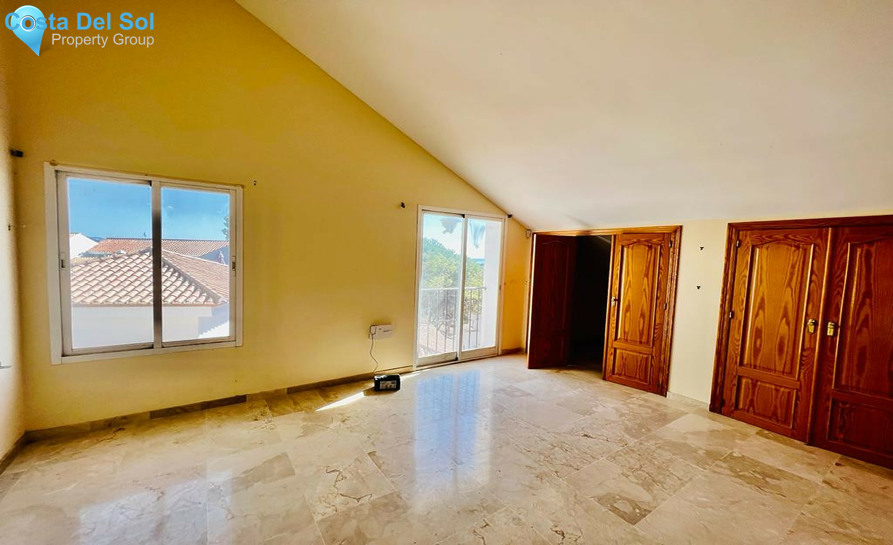 Middle Floor Apartment in Nueva Andalucía-1509893