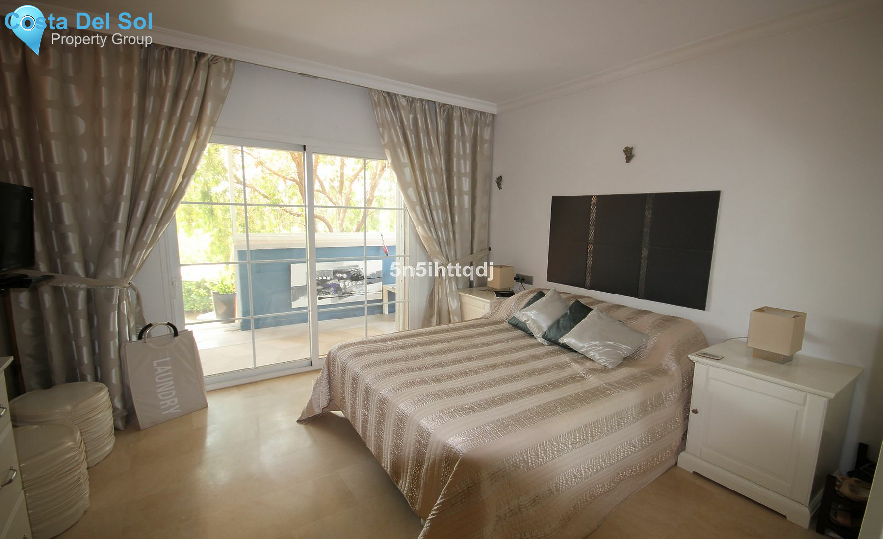 Middle Floor Apartment in Nueva Andalucía-1137865