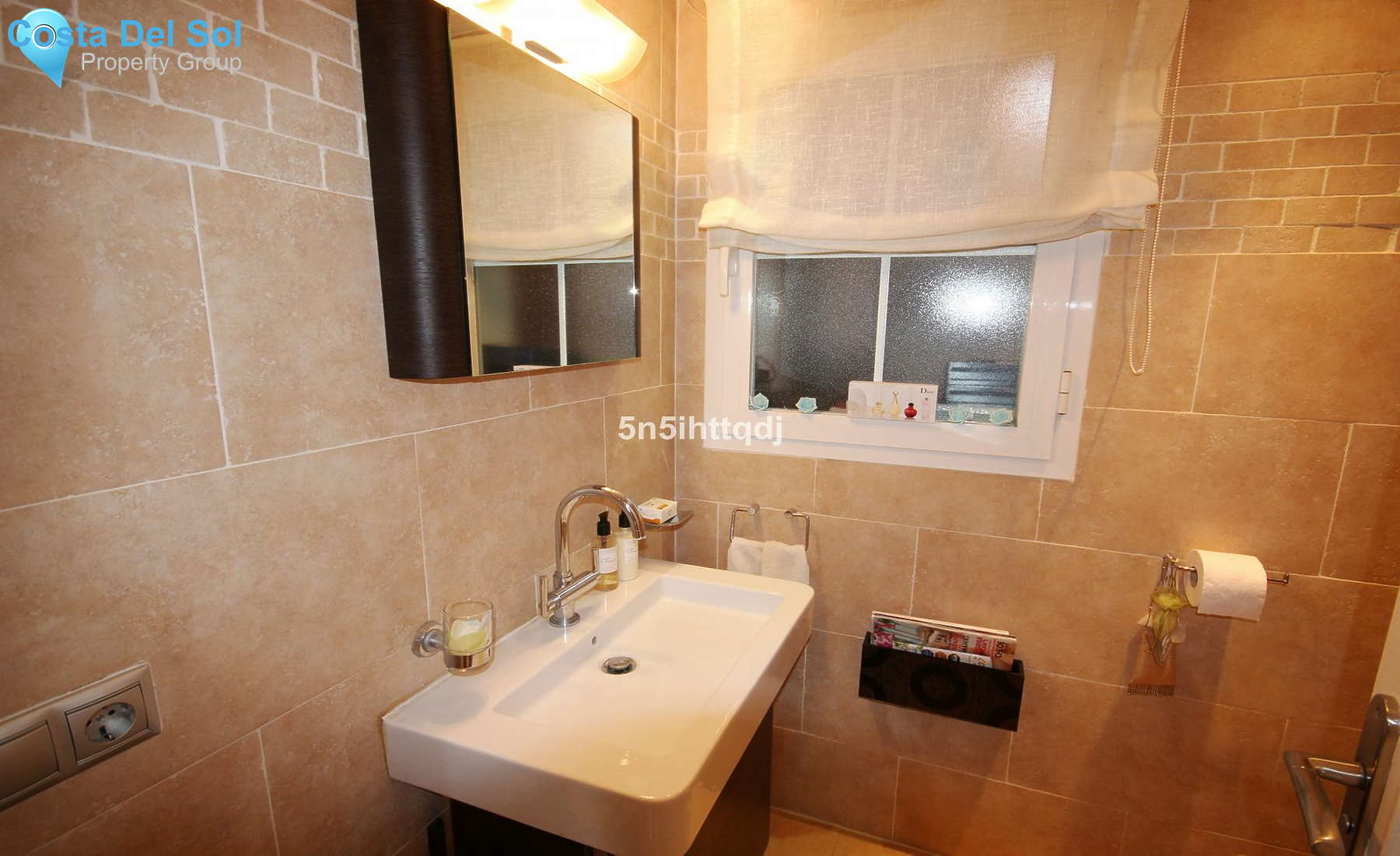 Middle Floor Apartment in Nueva Andalucía-1137874