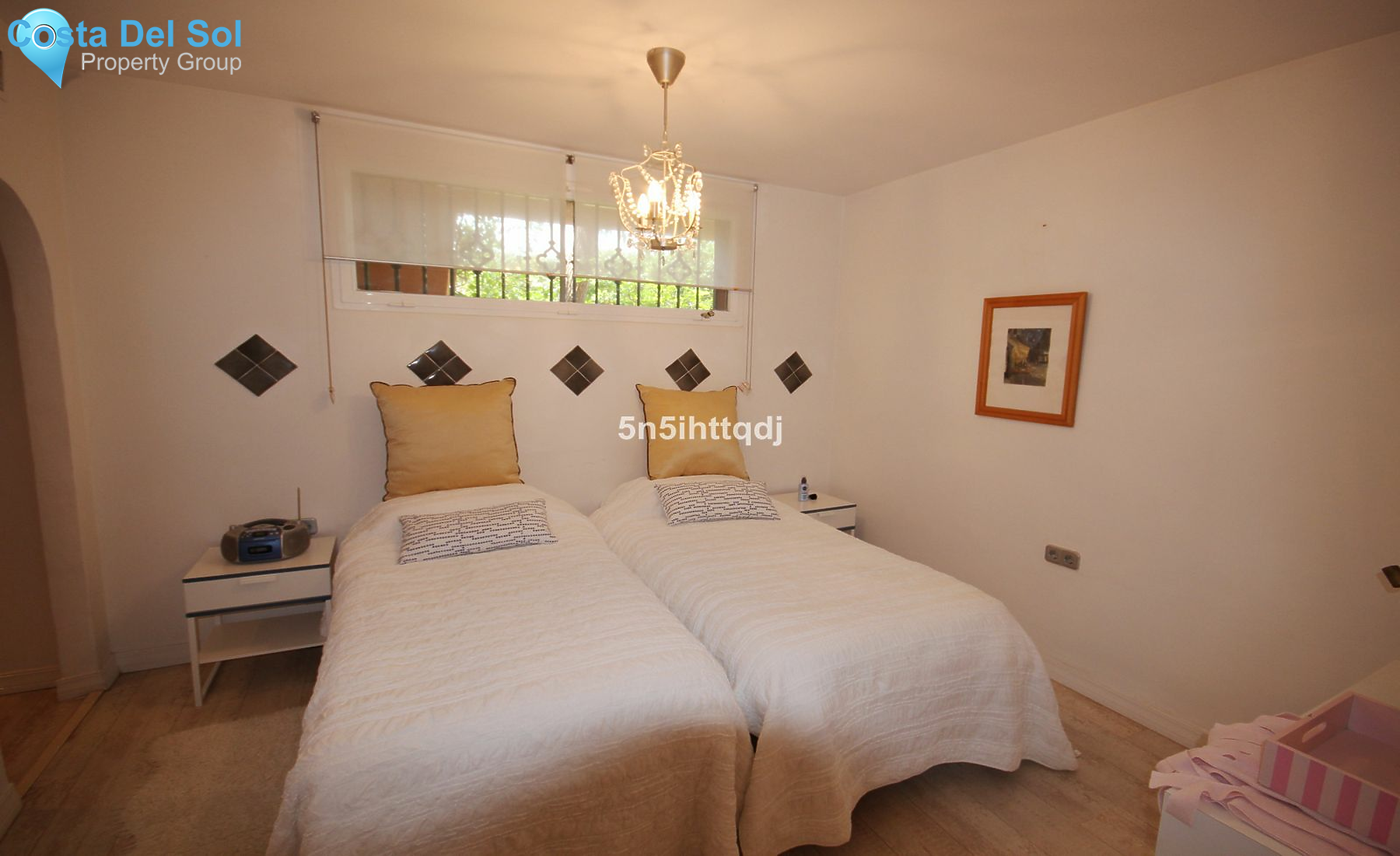 Middle Floor Apartment in Nueva Andalucía-1137877