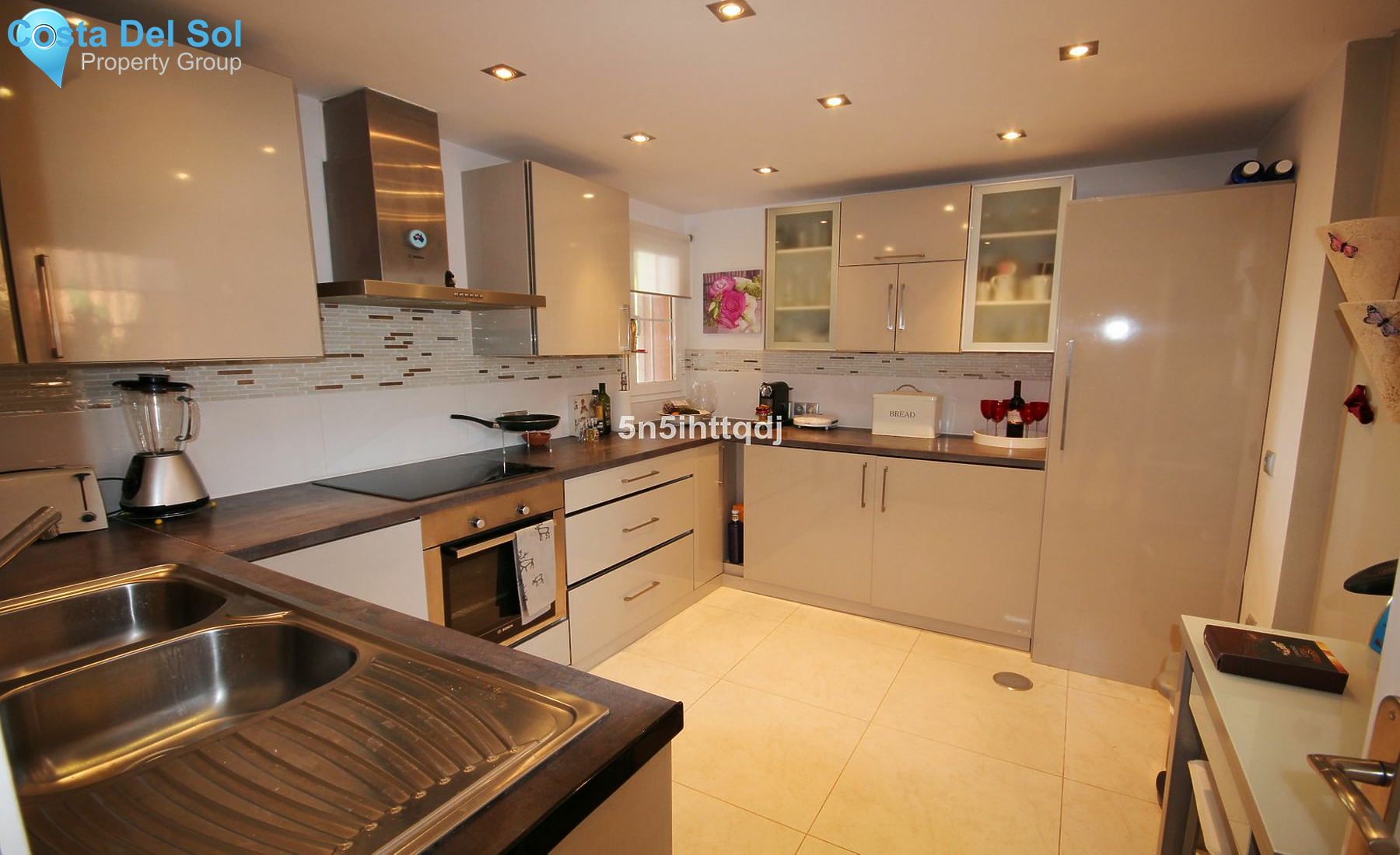 Middle Floor Apartment in Nueva Andalucía-1137866