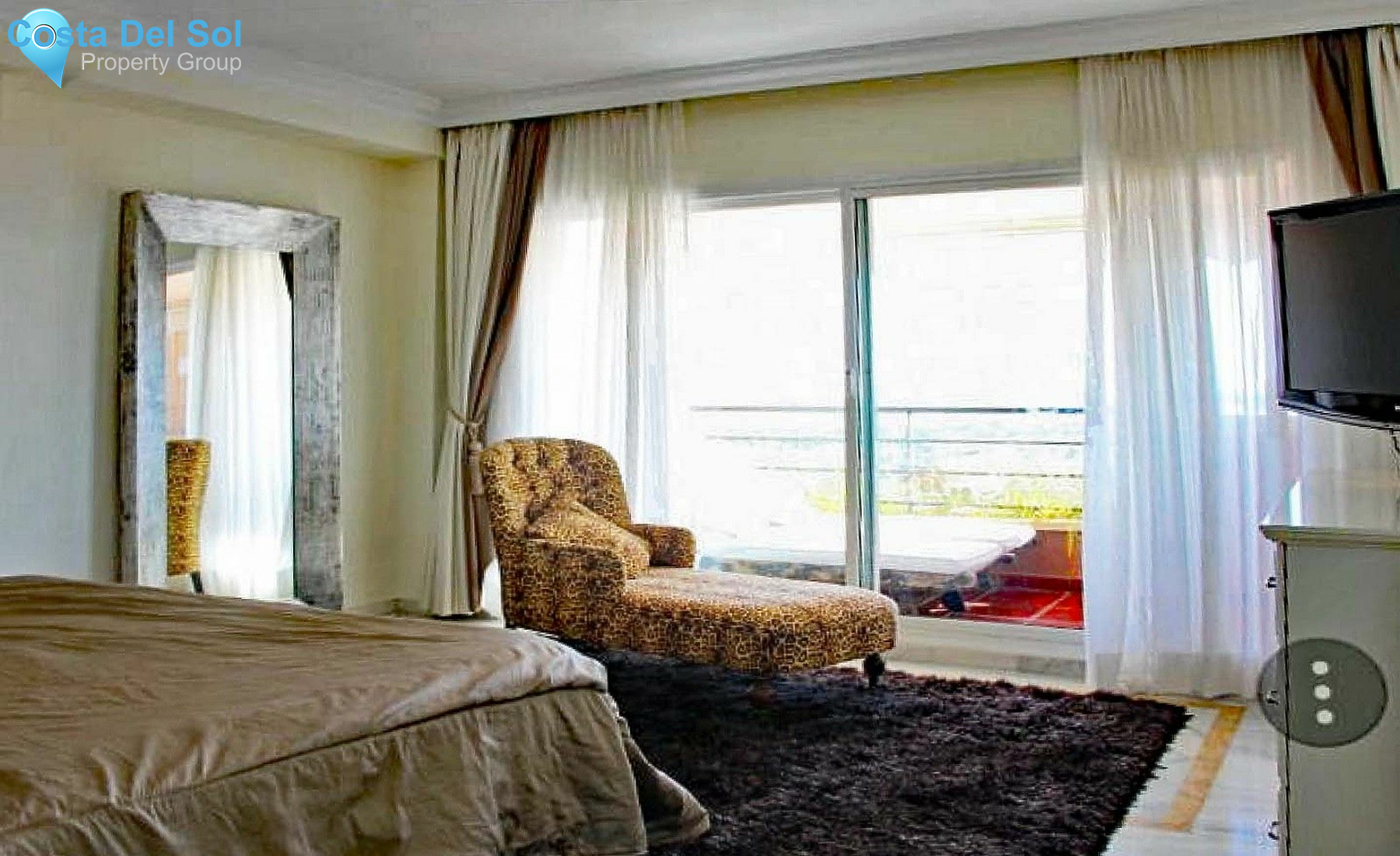Middle Floor Apartment in Nueva Andalucía-1386666