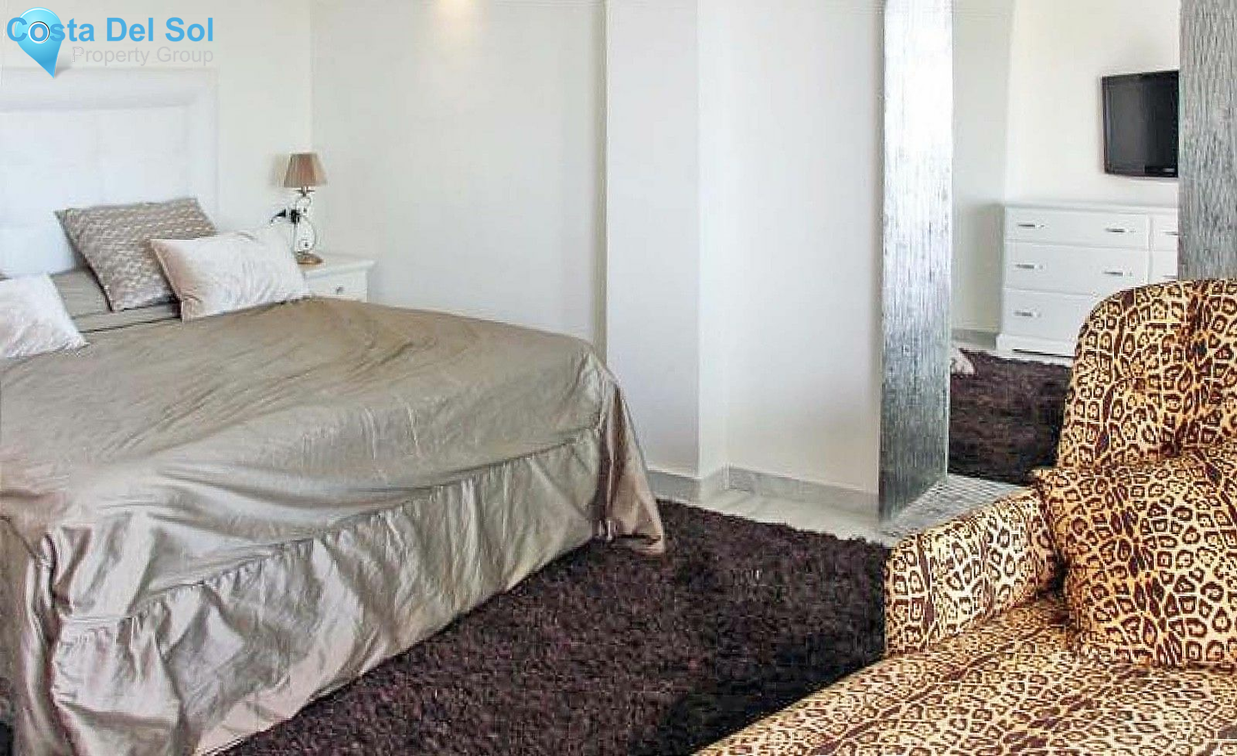 Middle Floor Apartment in Nueva Andalucía-1386667