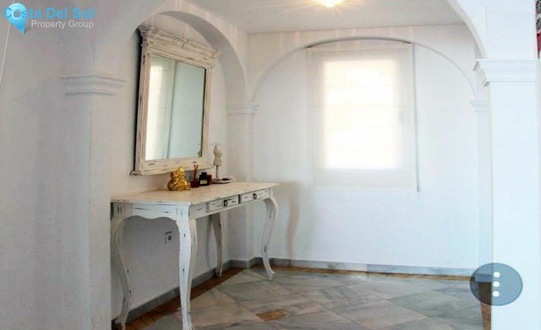 Middle Floor Apartment in Nueva Andalucía-1386668