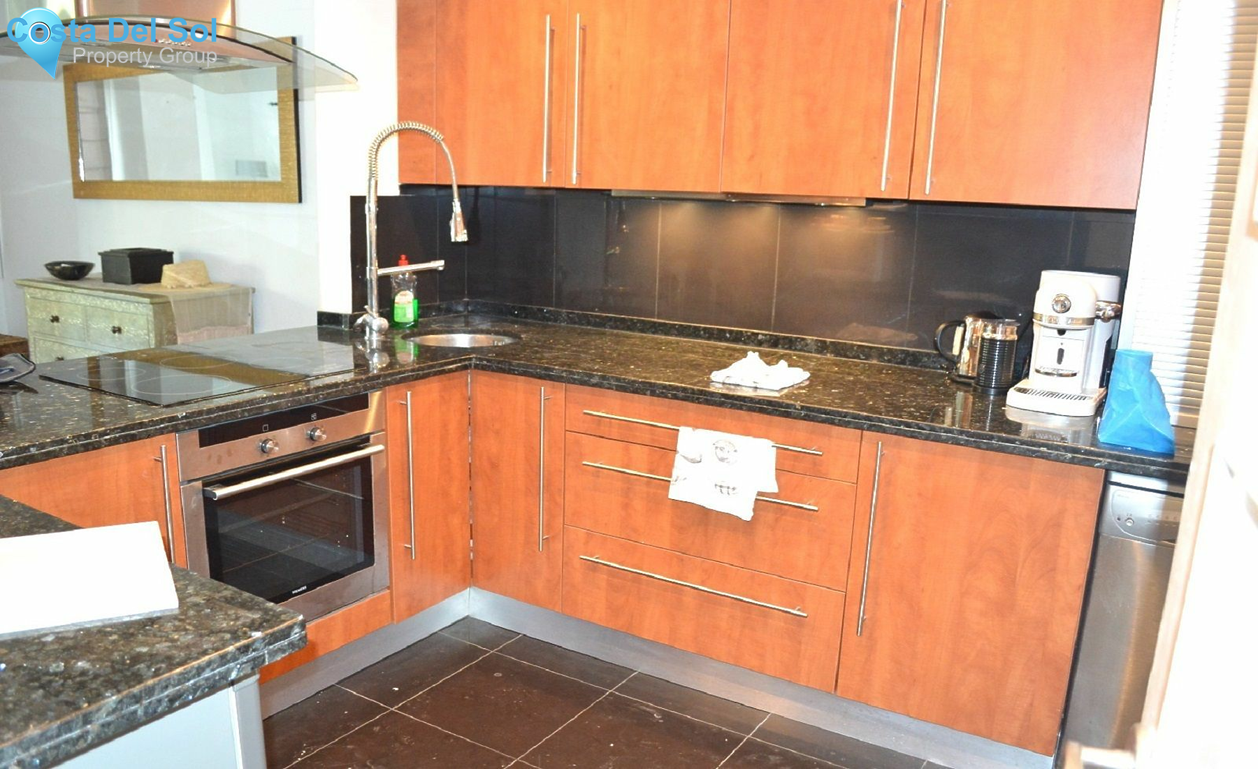 Middle Floor Apartment in Nueva Andalucía-1390476