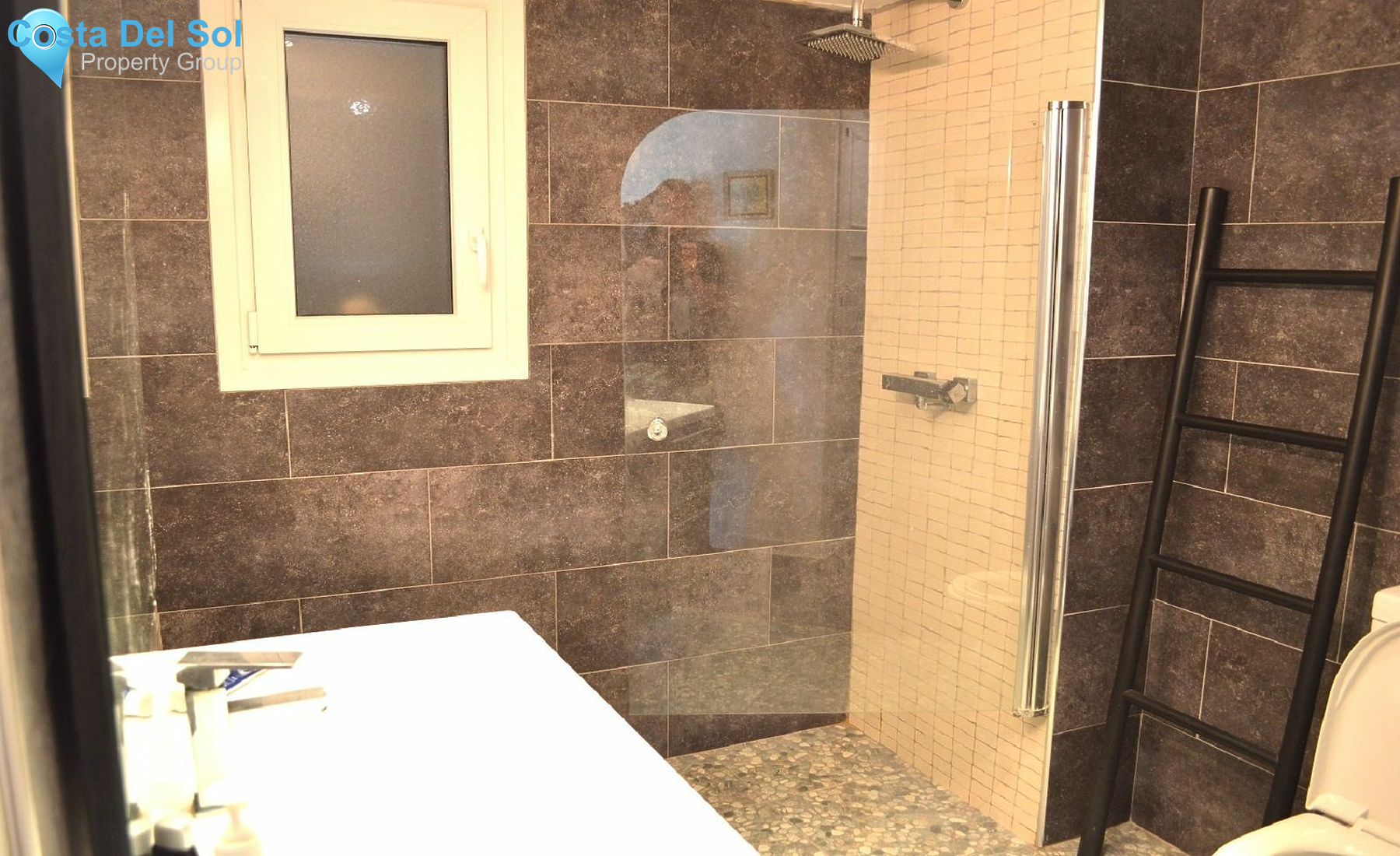 Middle Floor Apartment in Nueva Andalucía-1390479