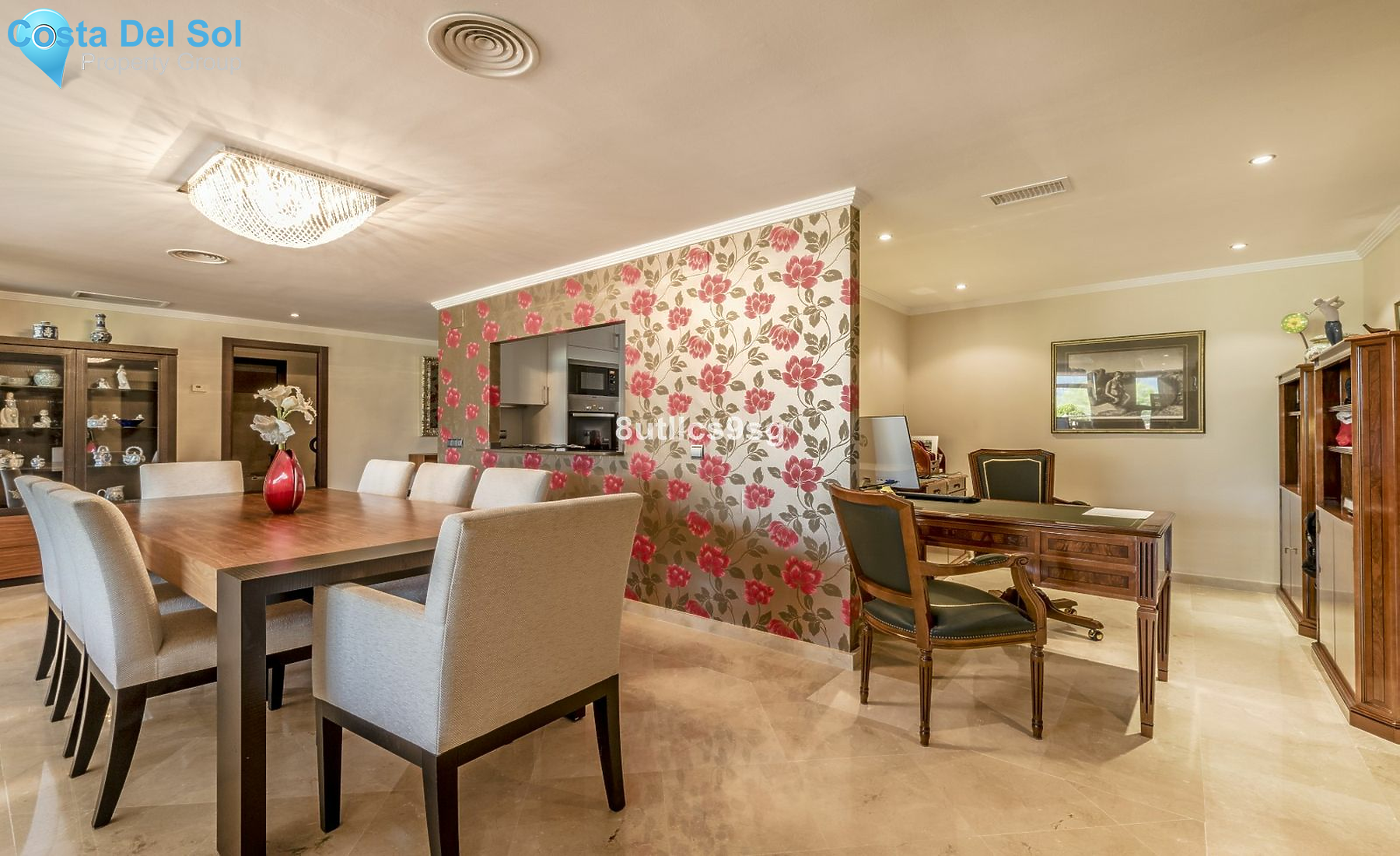 Middle Floor Apartment in Nueva Andalucía-1431434