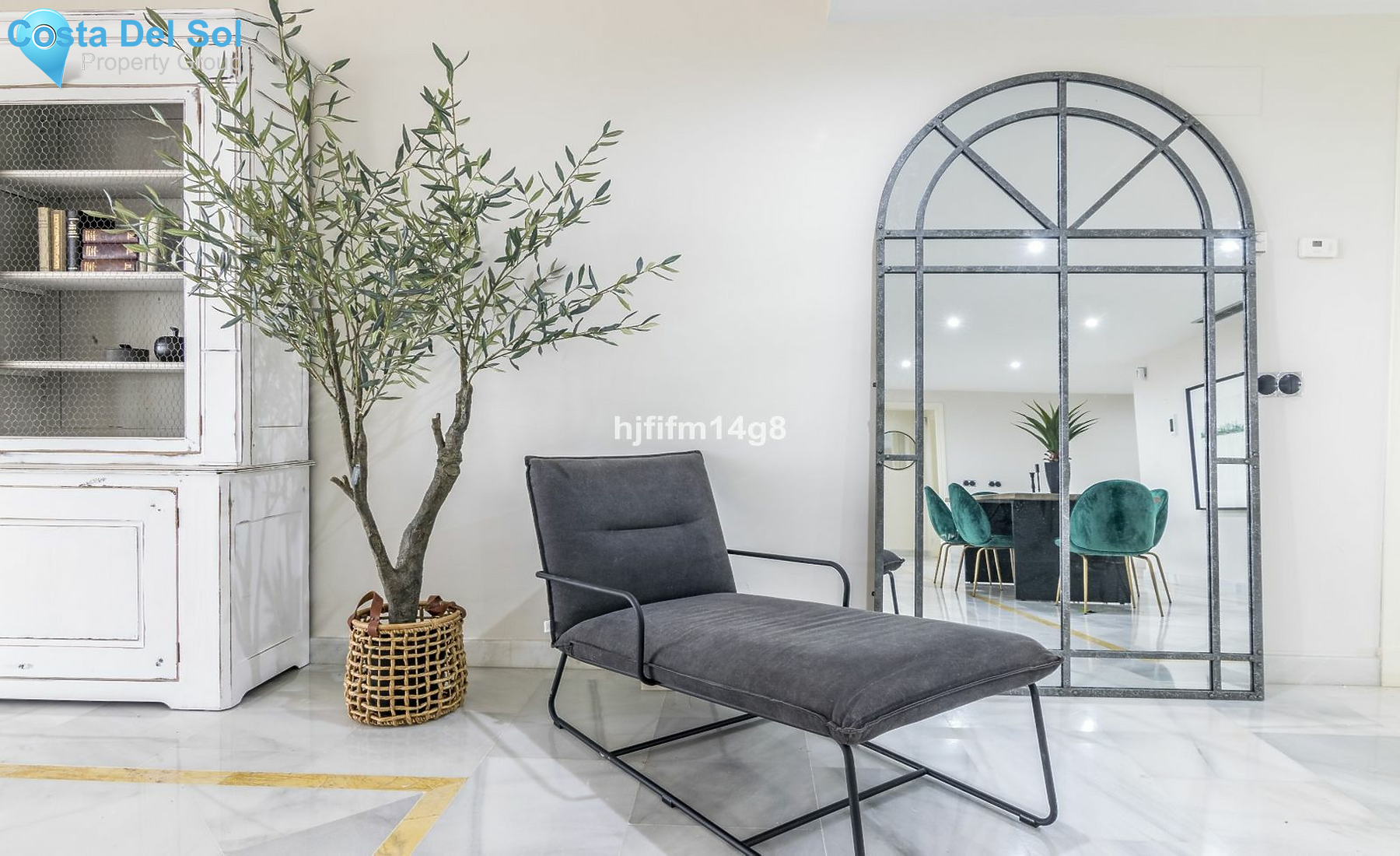 Middle Floor Apartment in Nueva Andalucía-1444717