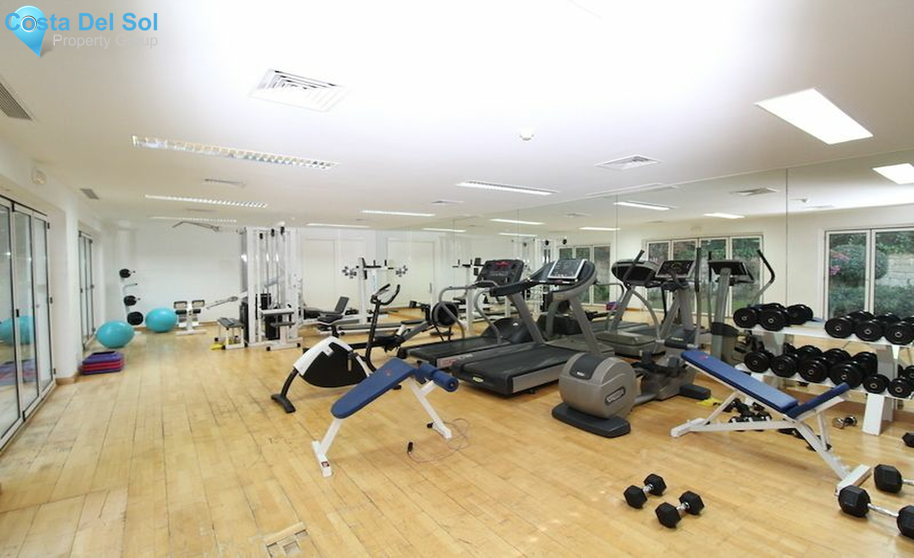 Middle Floor Apartment in Nueva Andalucía-1468257