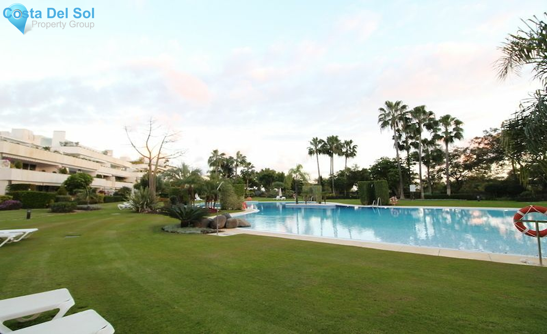 Middle Floor Apartment in Nueva Andalucía-1468258