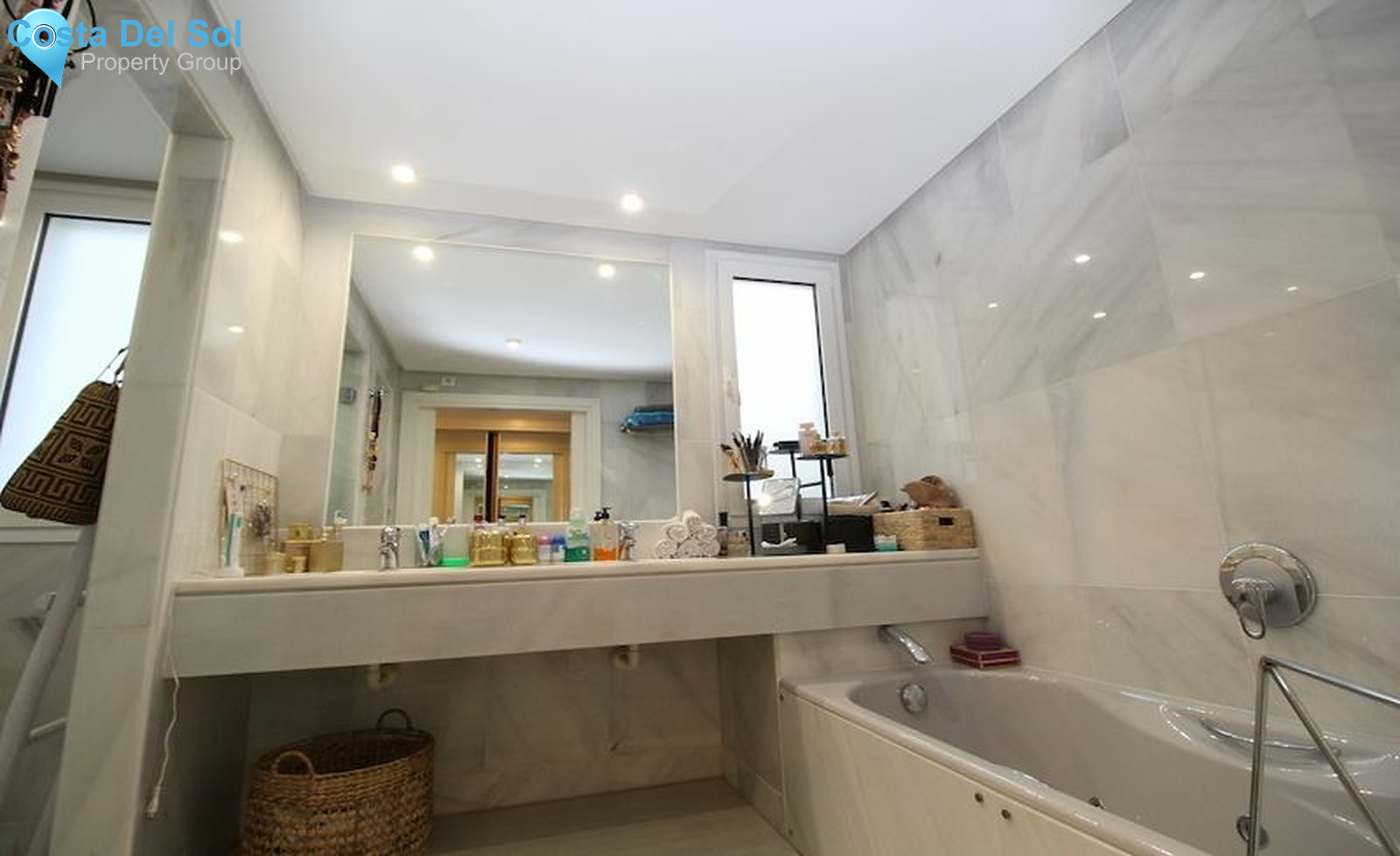 Middle Floor Apartment in Nueva Andalucía-1468251