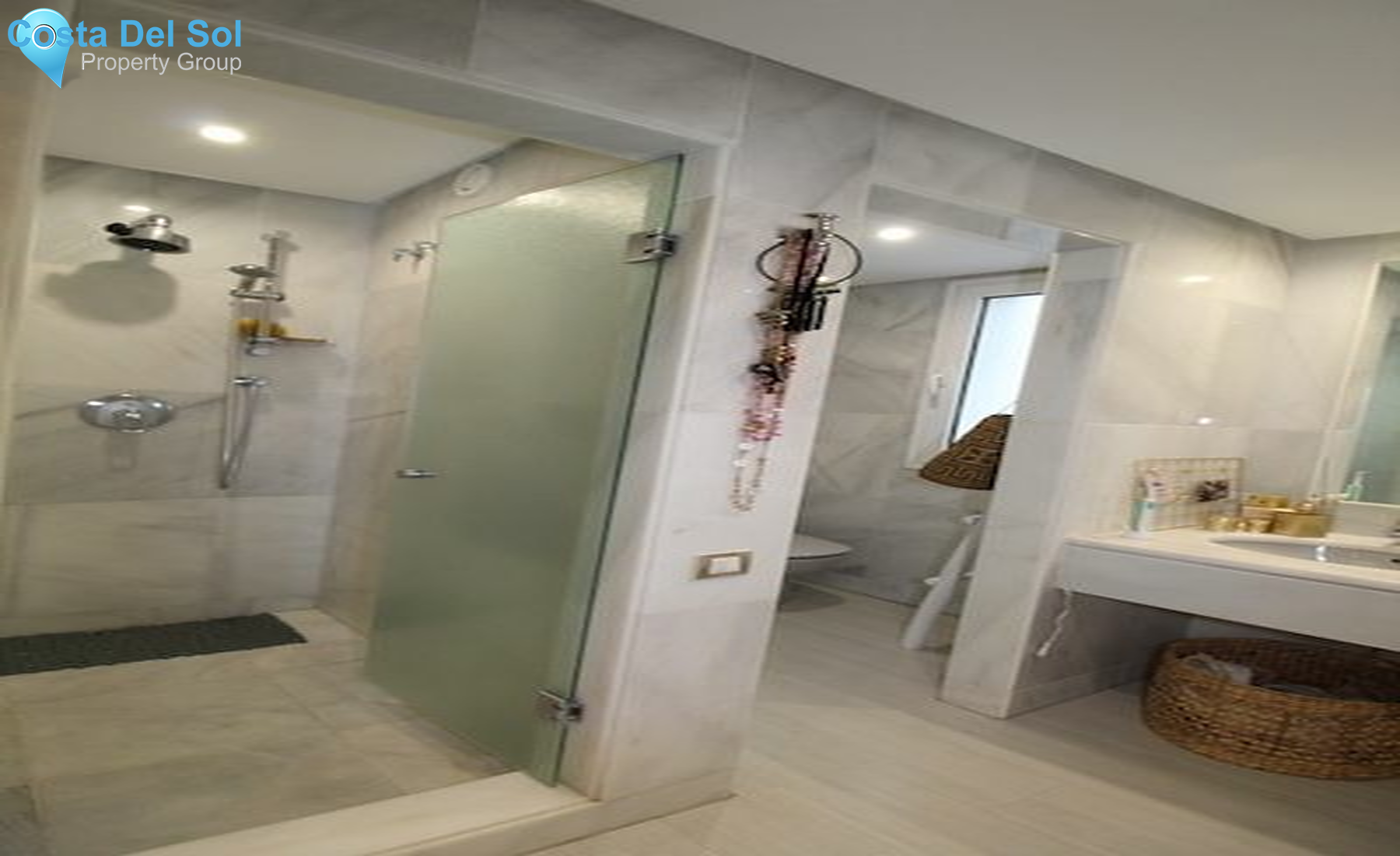 Middle Floor Apartment in Nueva Andalucía-1468252