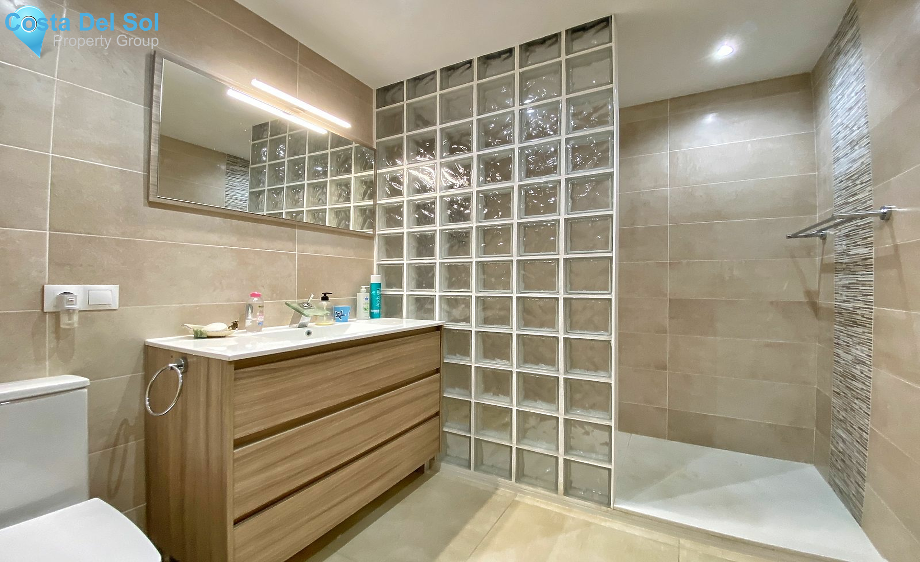 Middle Floor Apartment in Nueva Andalucía-1470957