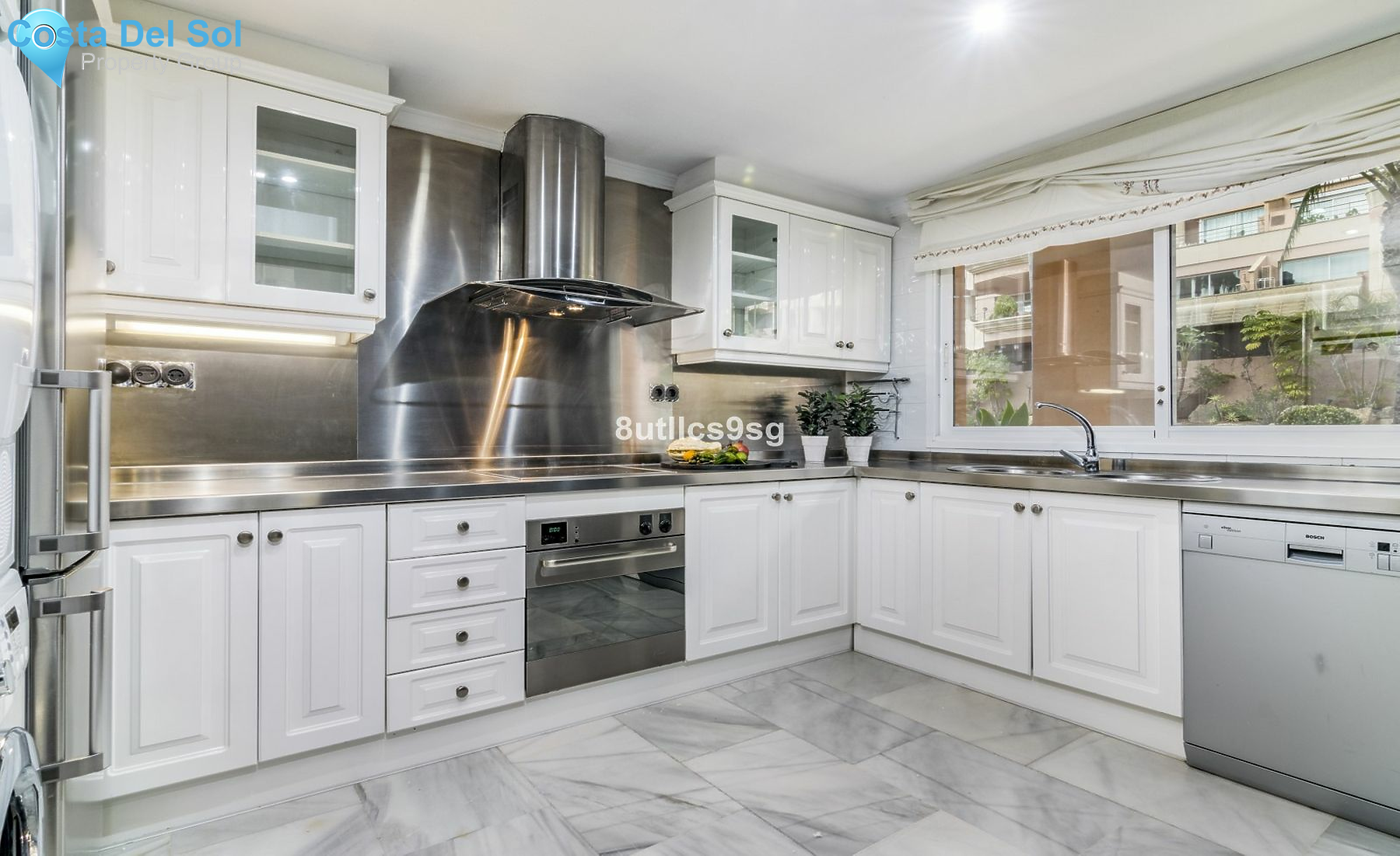 Middle Floor Apartment in Nueva Andalucía-1482104