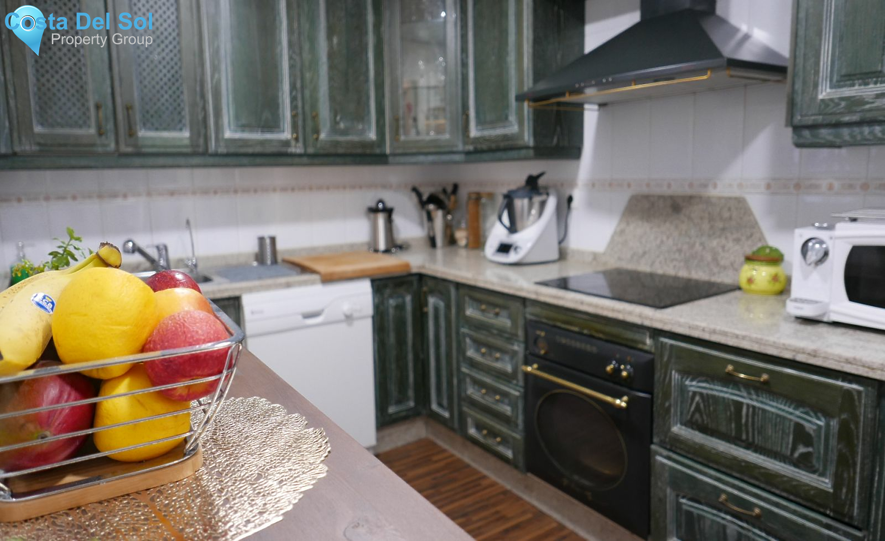 Middle Floor Apartment in Nueva Andalucía-1487019