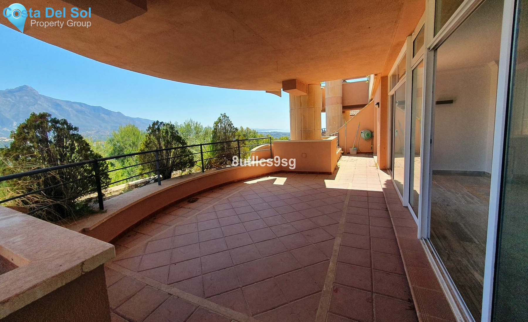 Middle Floor Apartment in Nueva Andalucía-1521403