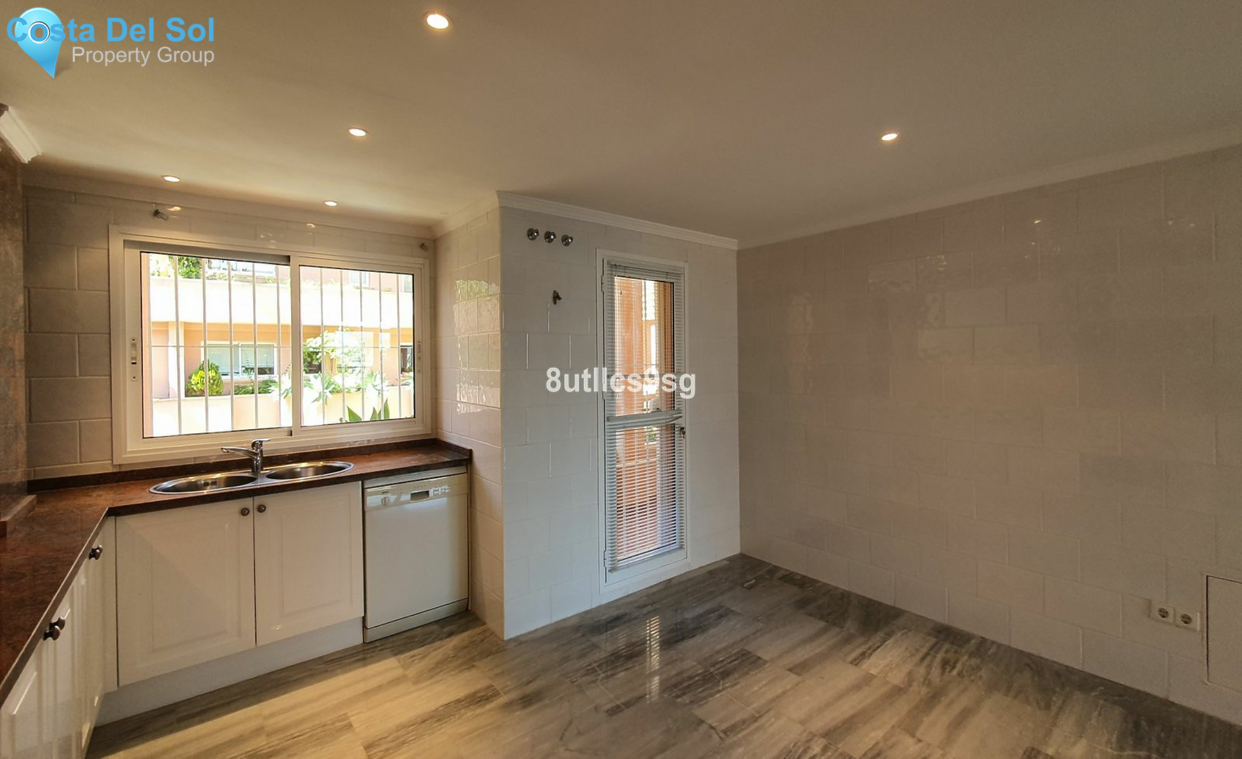 Middle Floor Apartment in Nueva Andalucía-1521412