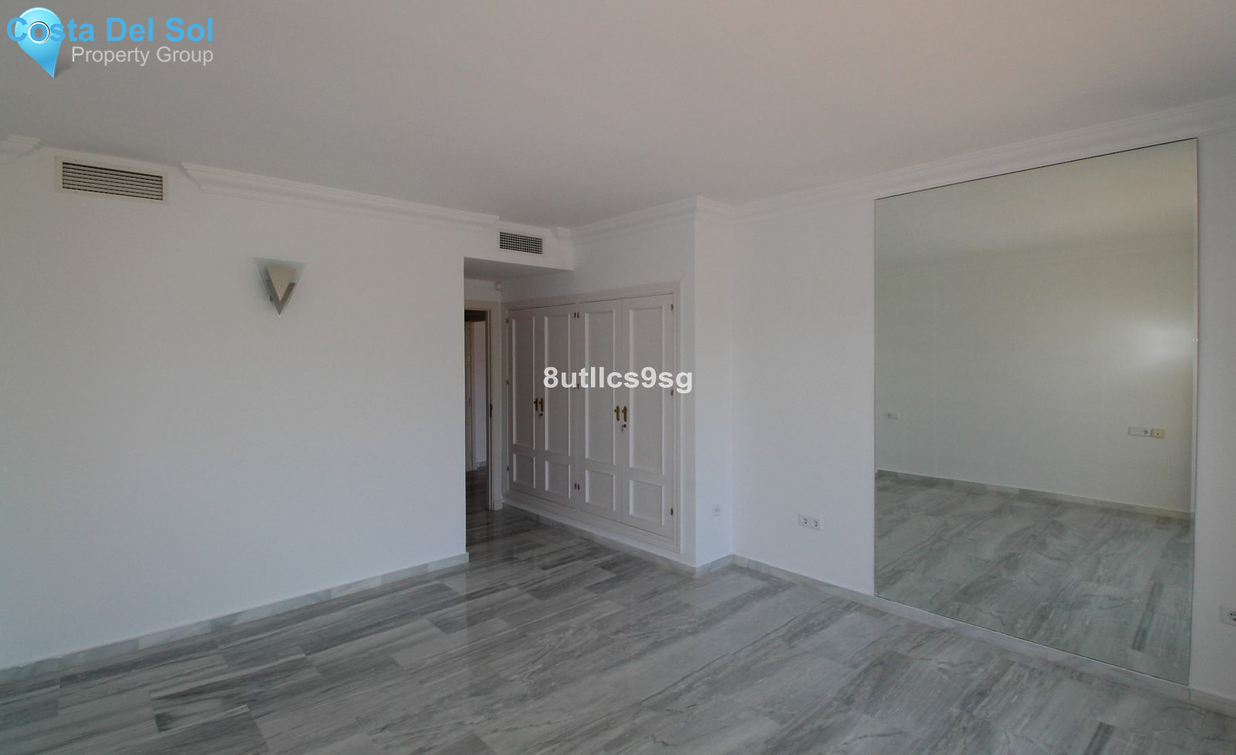 Middle Floor Apartment in Nueva Andalucía-1521414